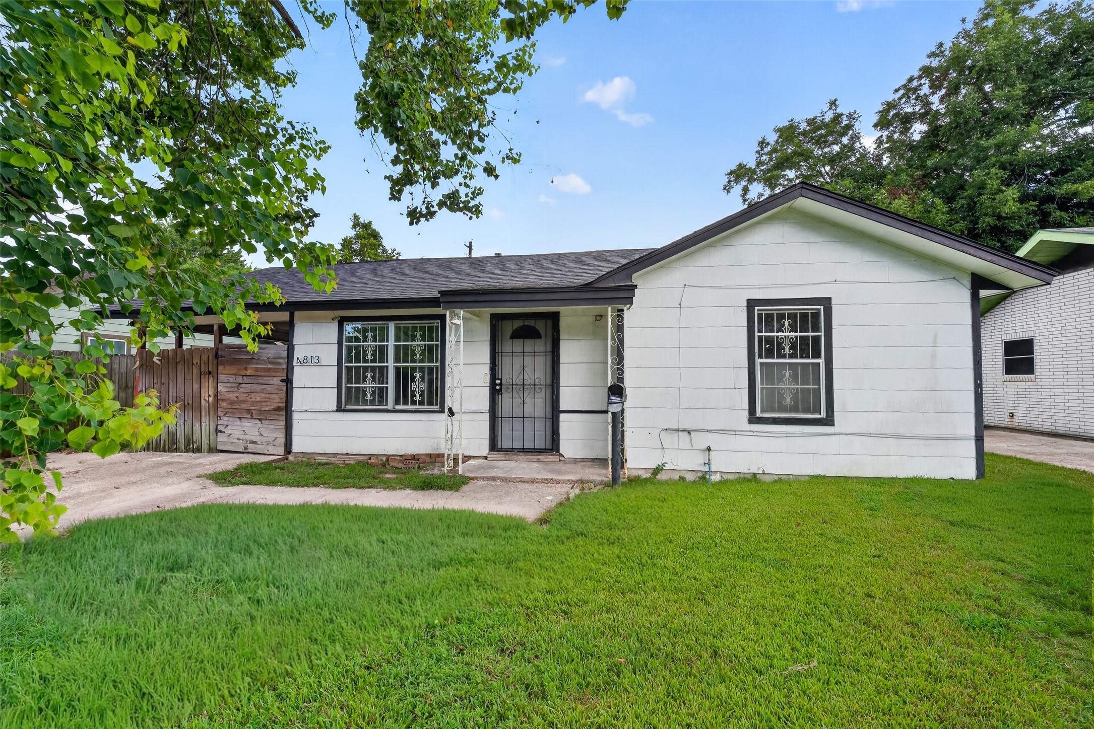 Listing photo 1