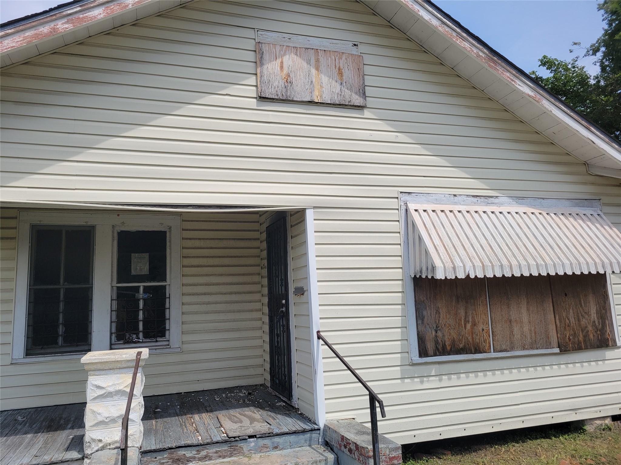 Listing photo 1