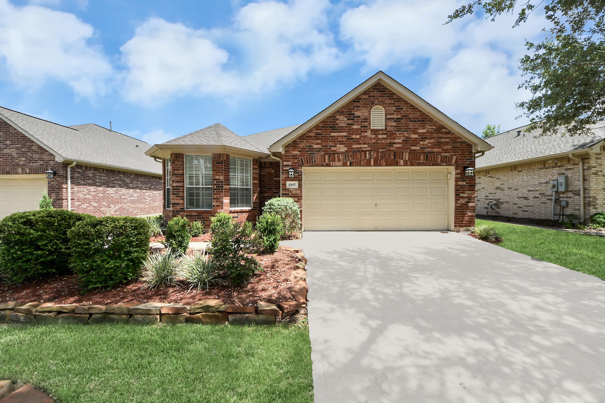 Listing photo 1