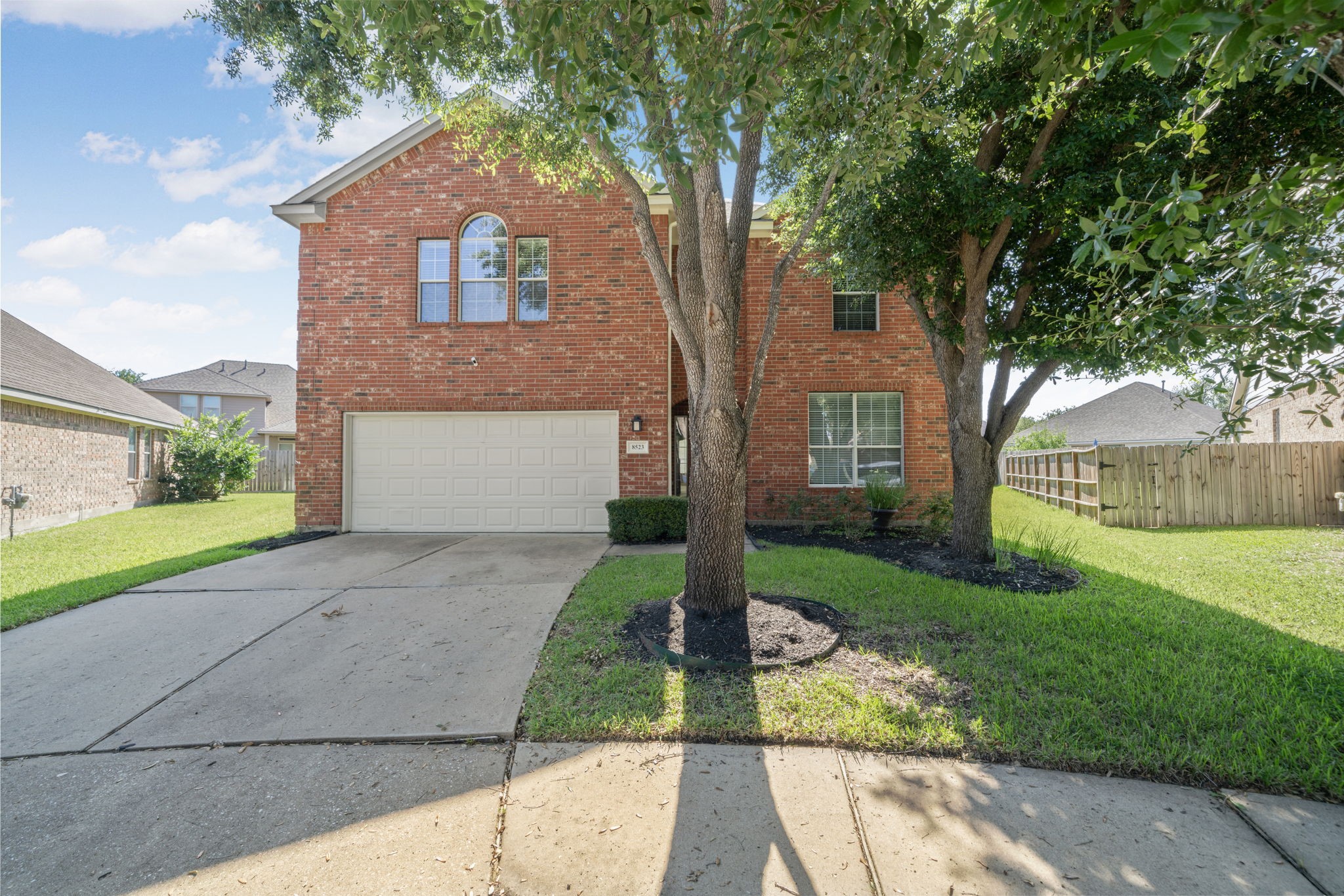Listing photo 1