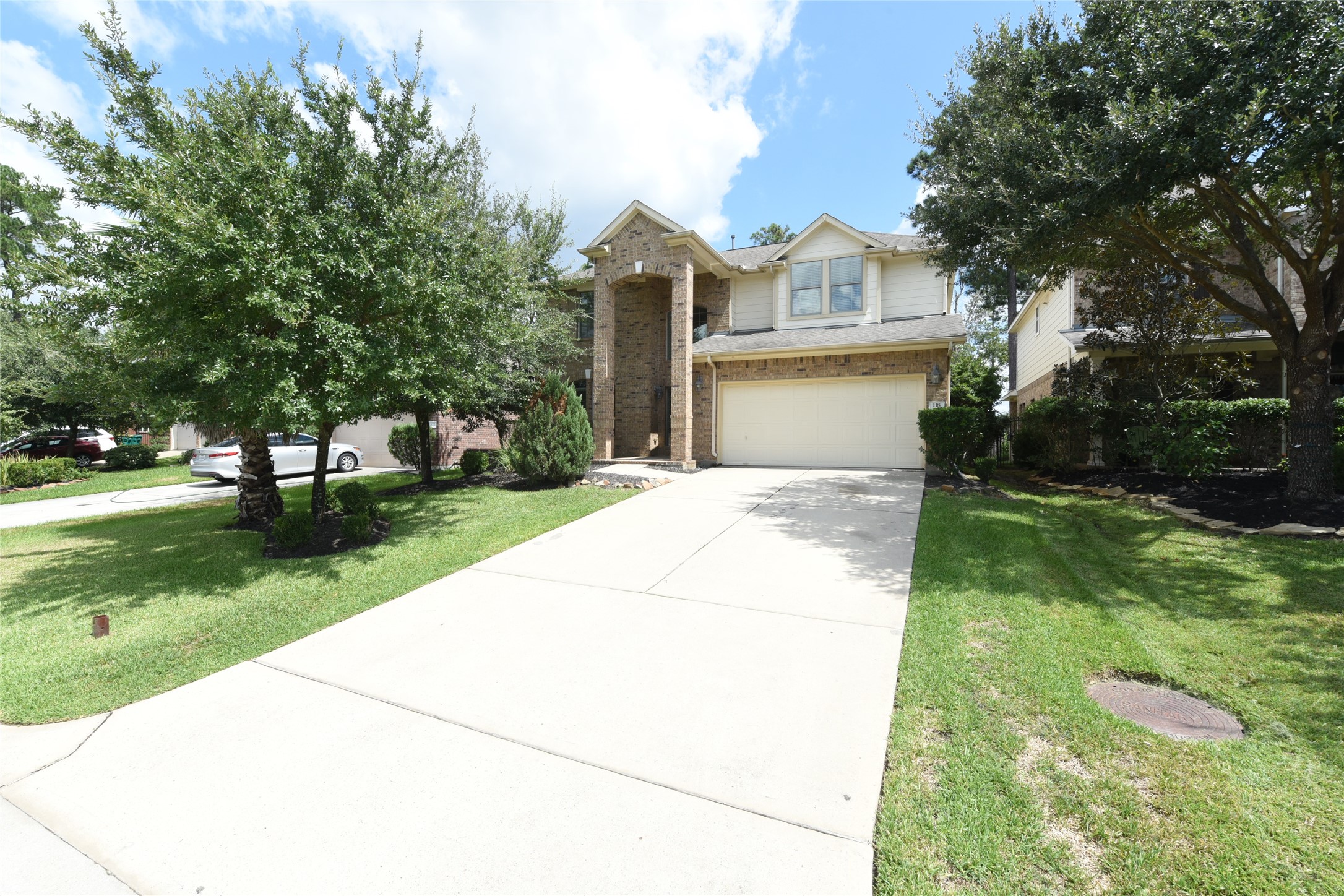 Listing photo 2