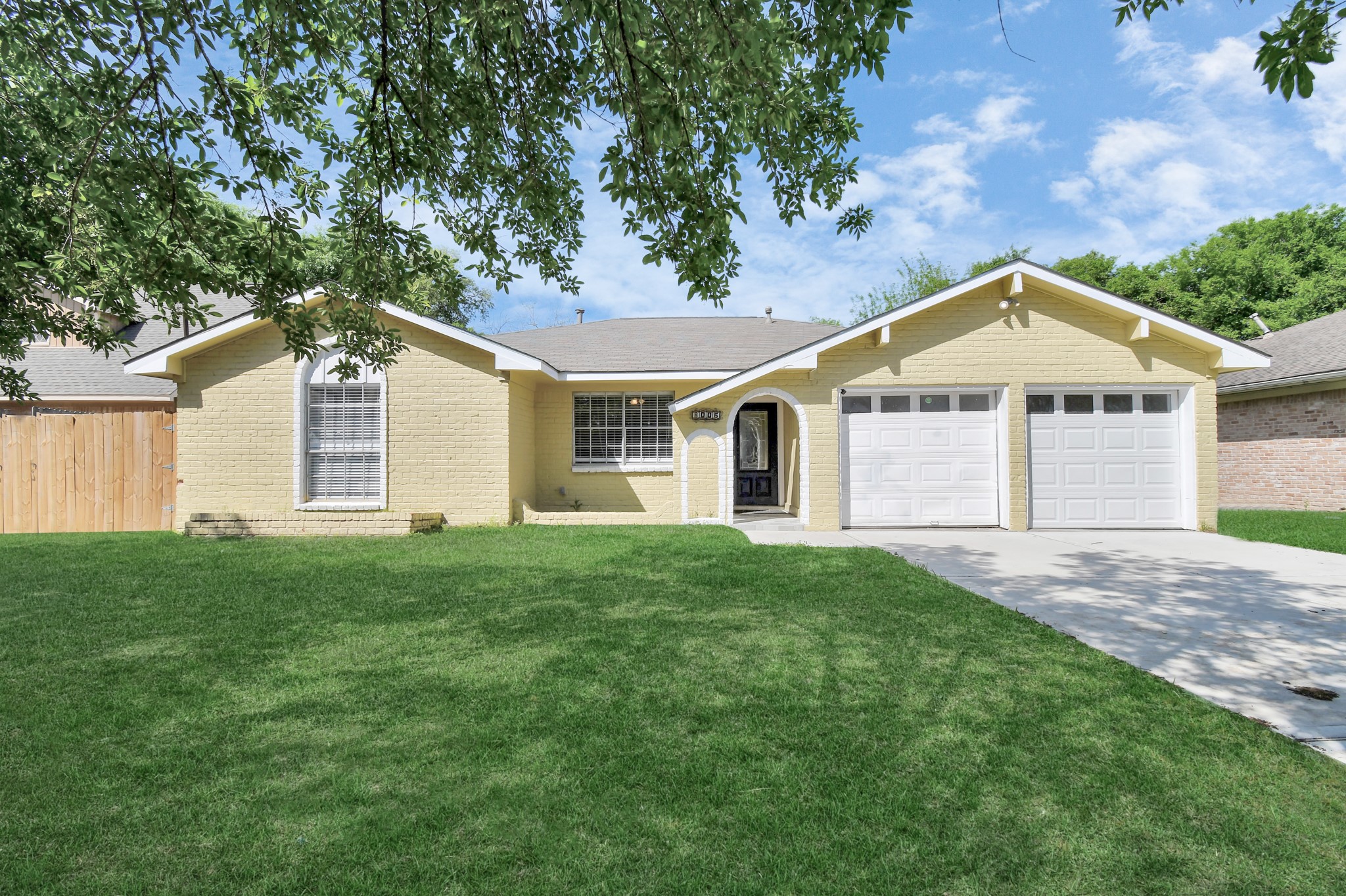 Listing photo 1