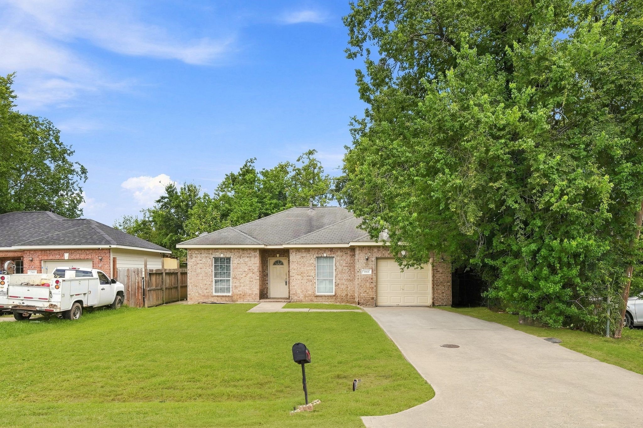 Listing photo 1