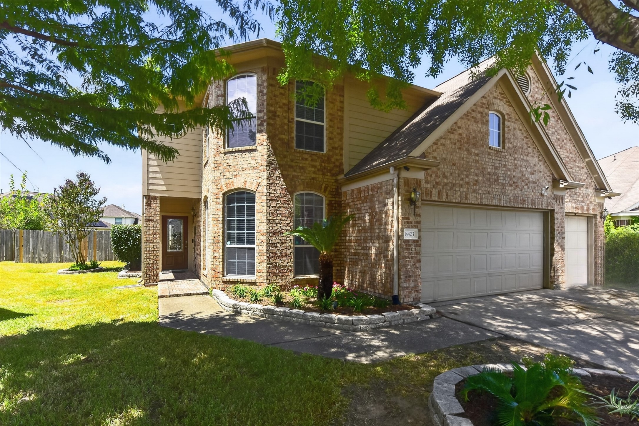 Listing photo 1