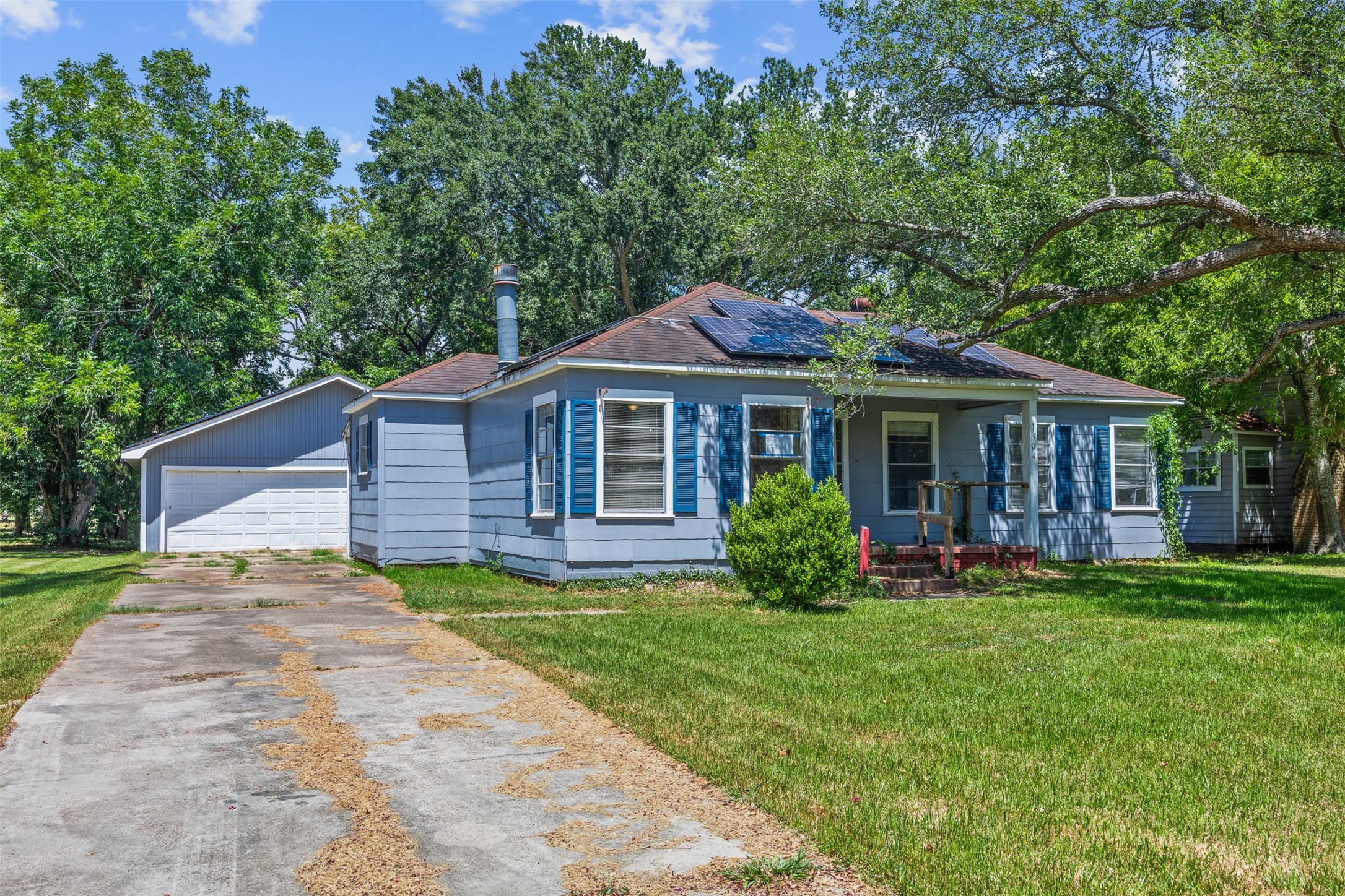 Listing photo 1
