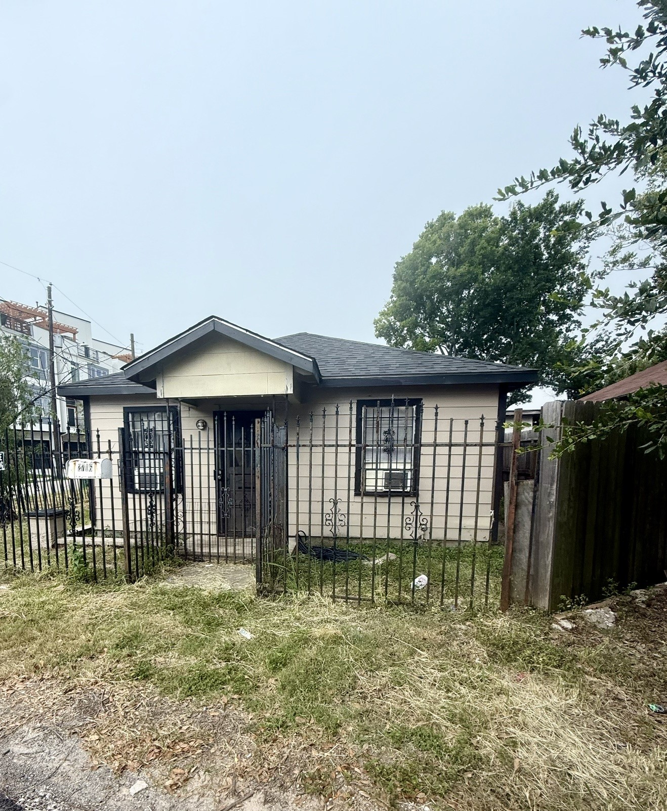 Listing photo 1