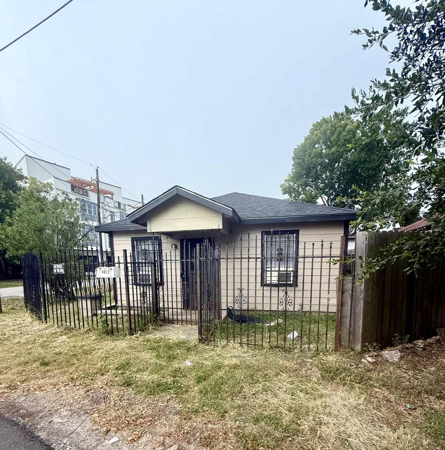 Listing photo 1