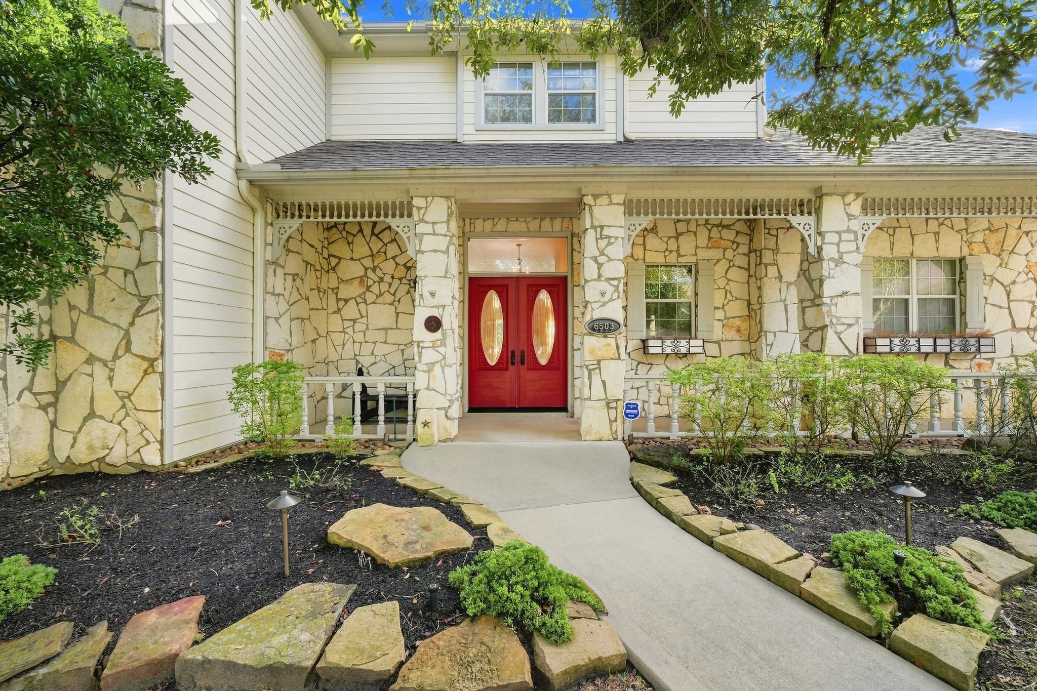 Listing photo 1