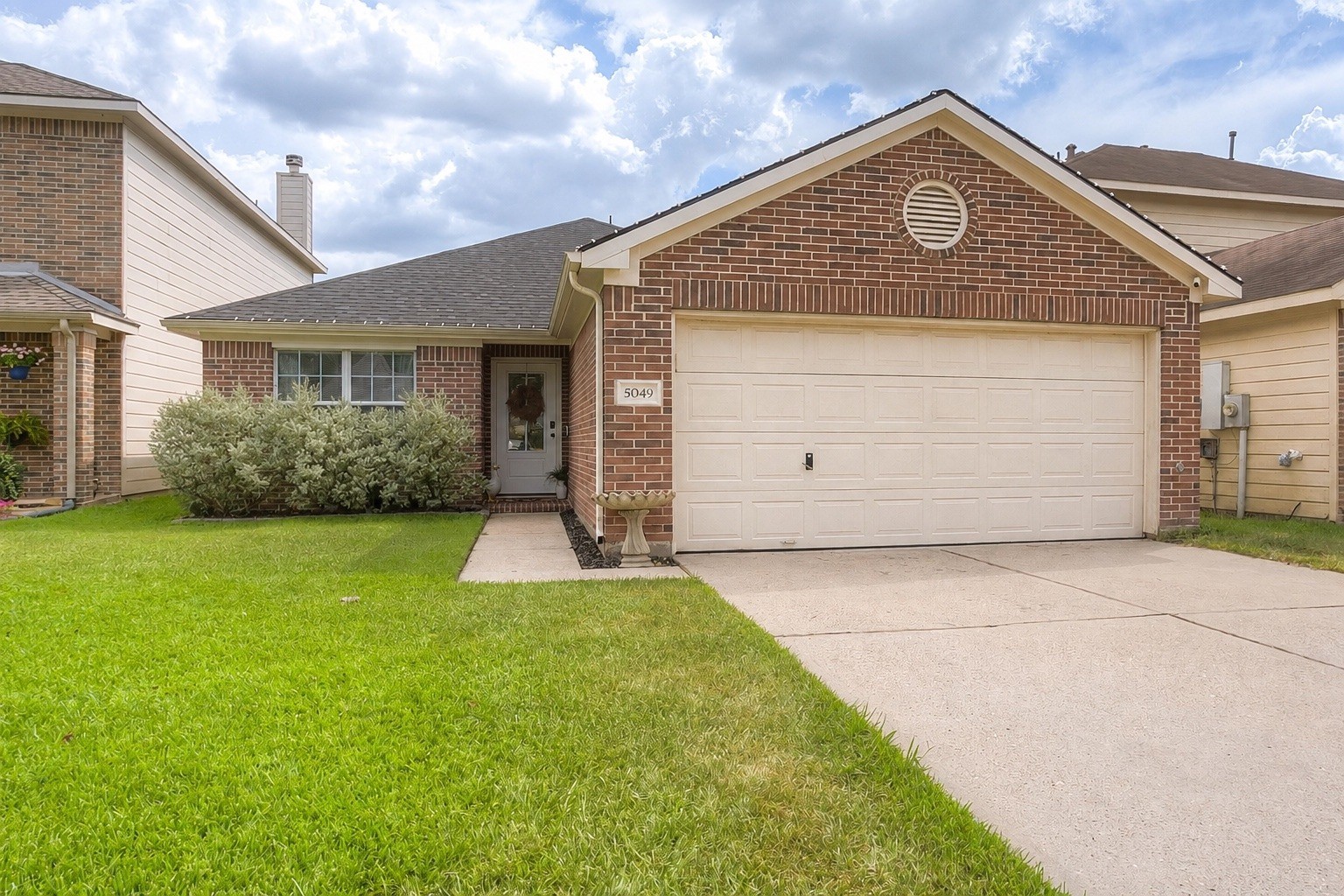 Listing photo 1