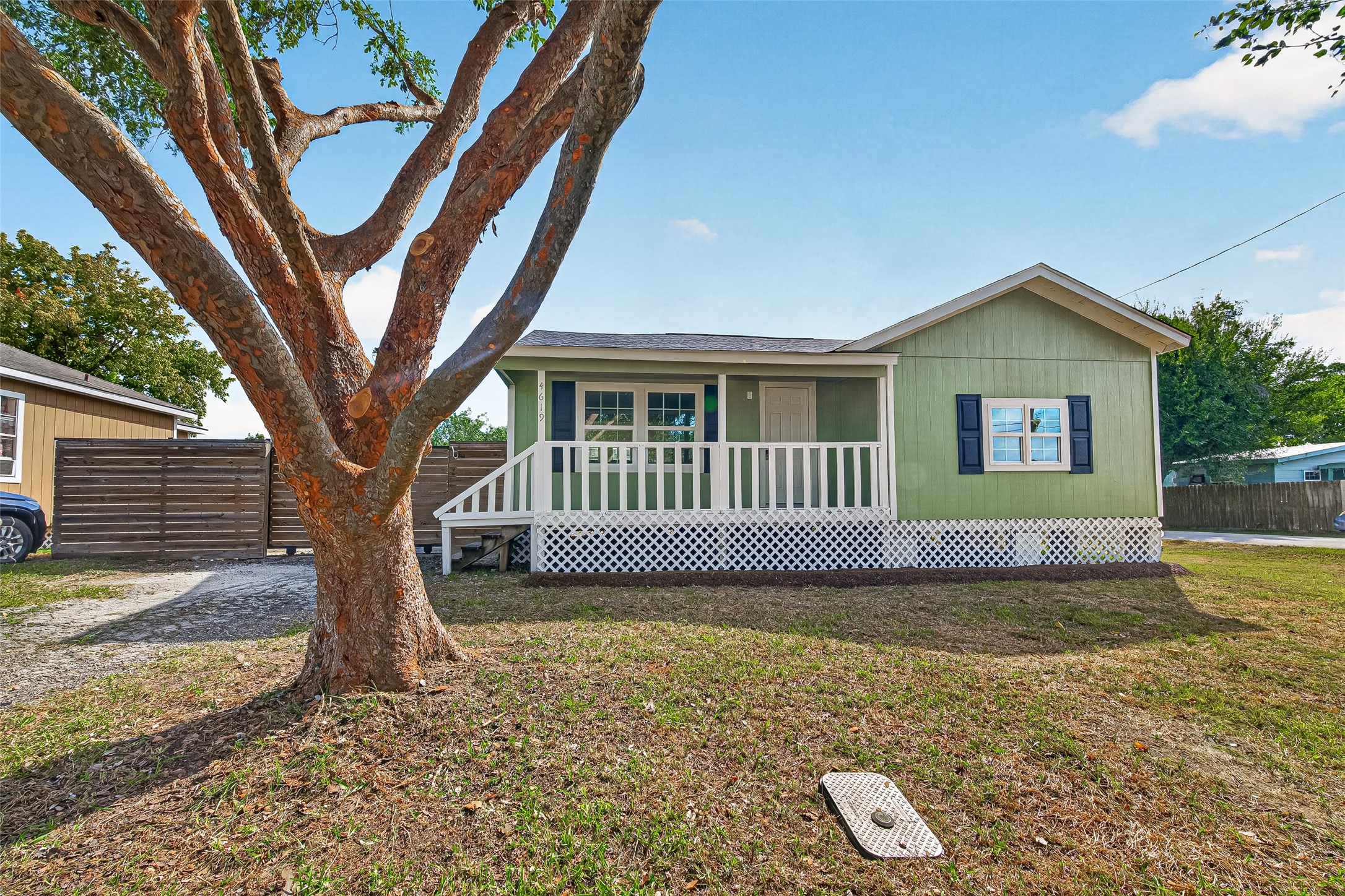Listing photo 1