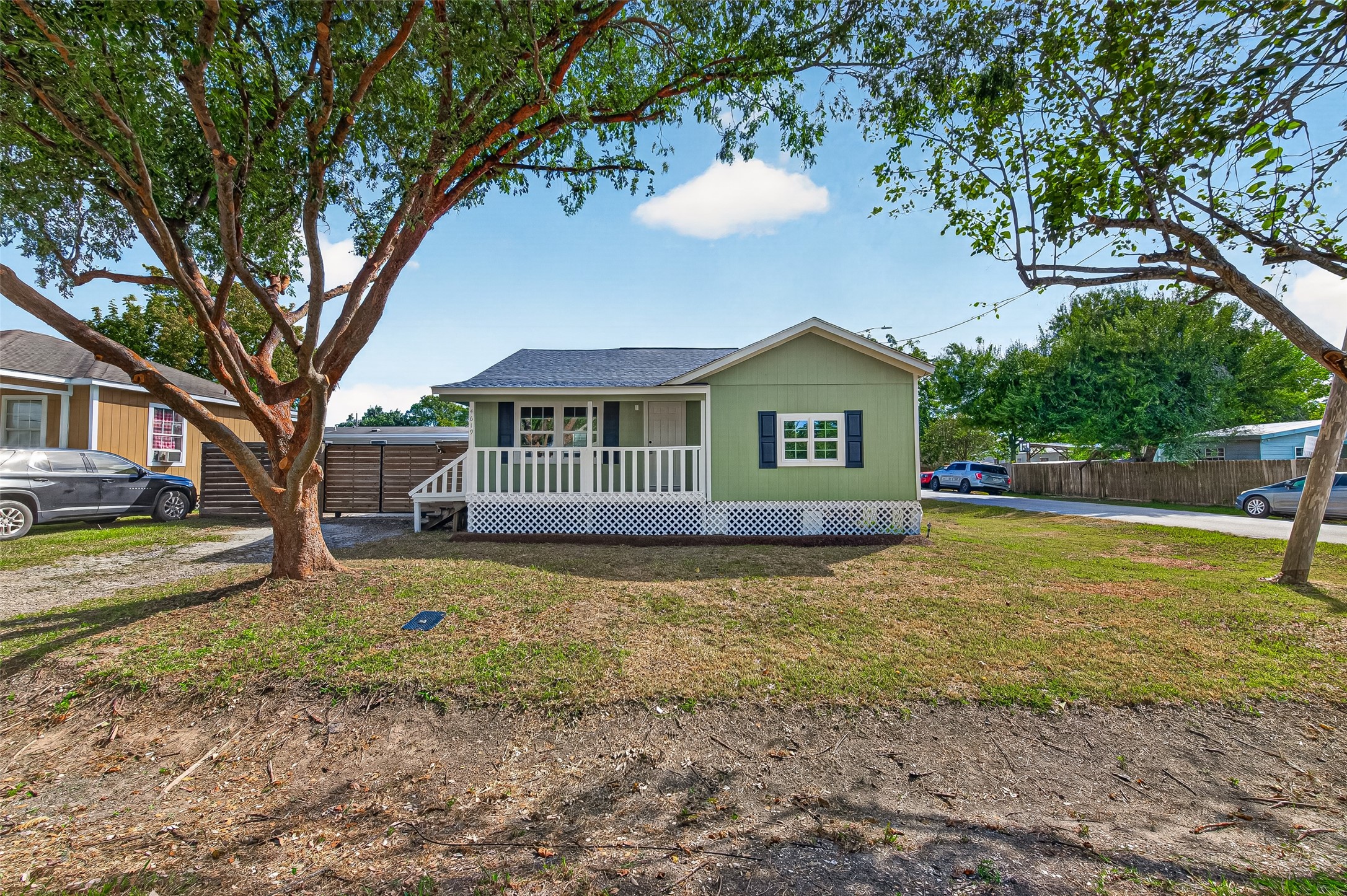Listing photo 1