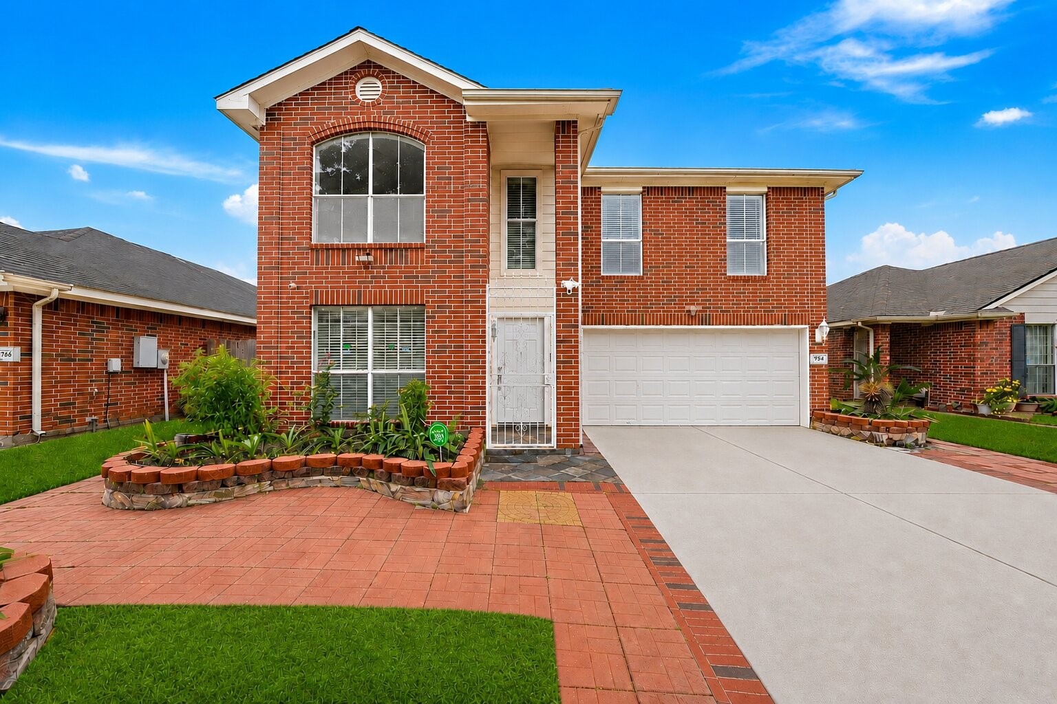 Listing photo 1