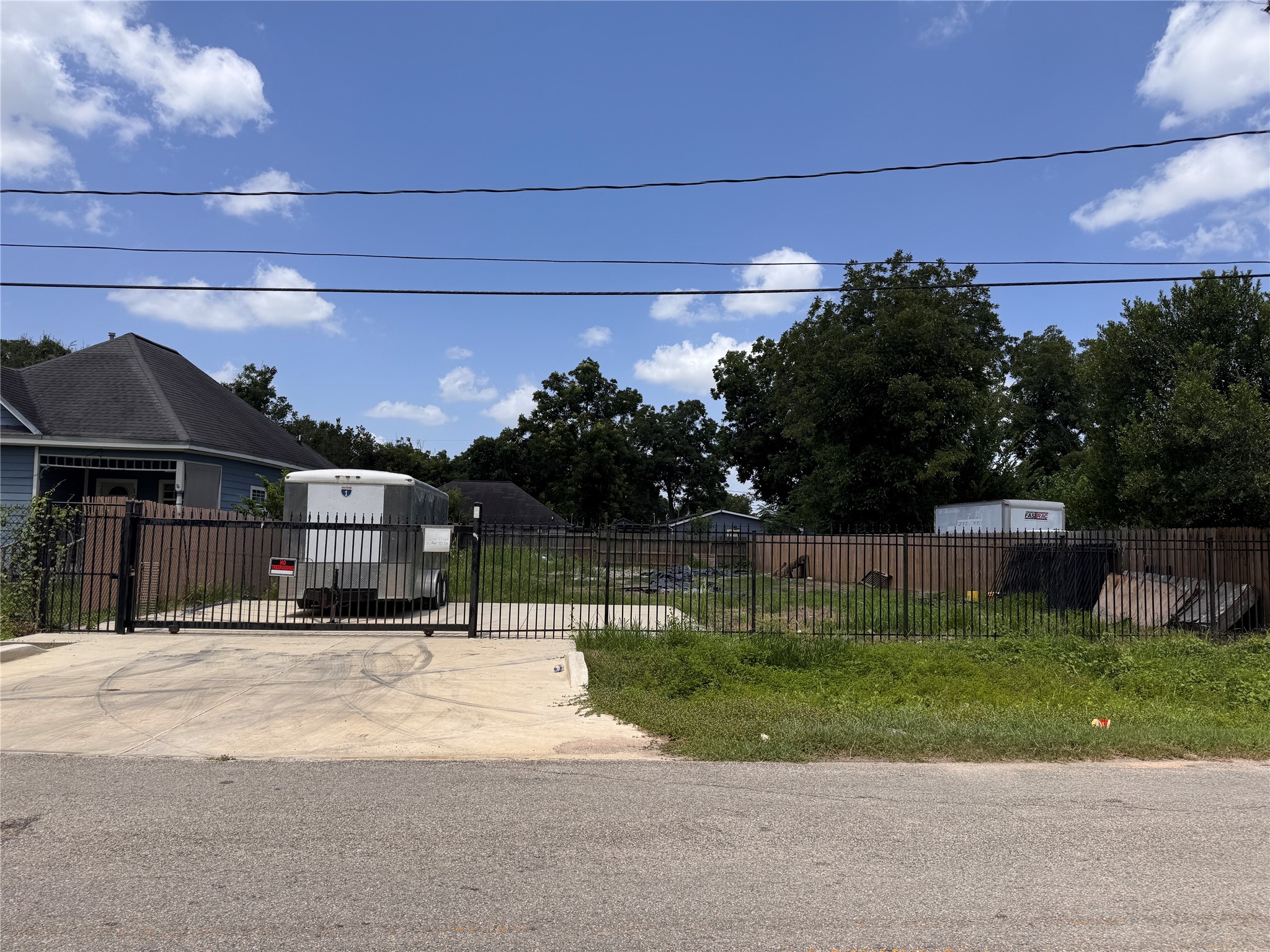 Listing photo 4