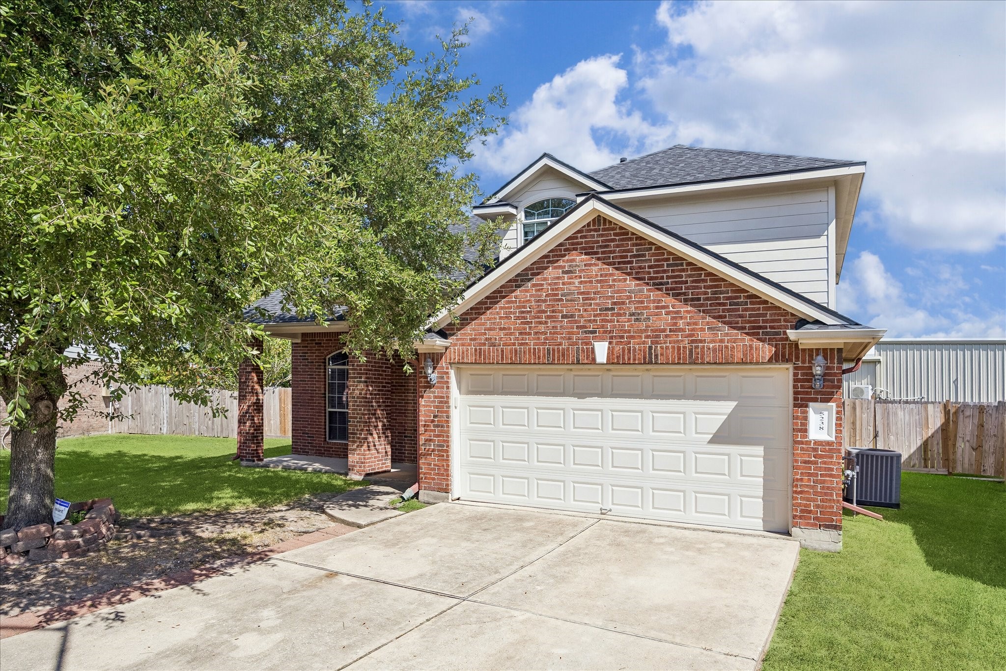 Listing photo 1