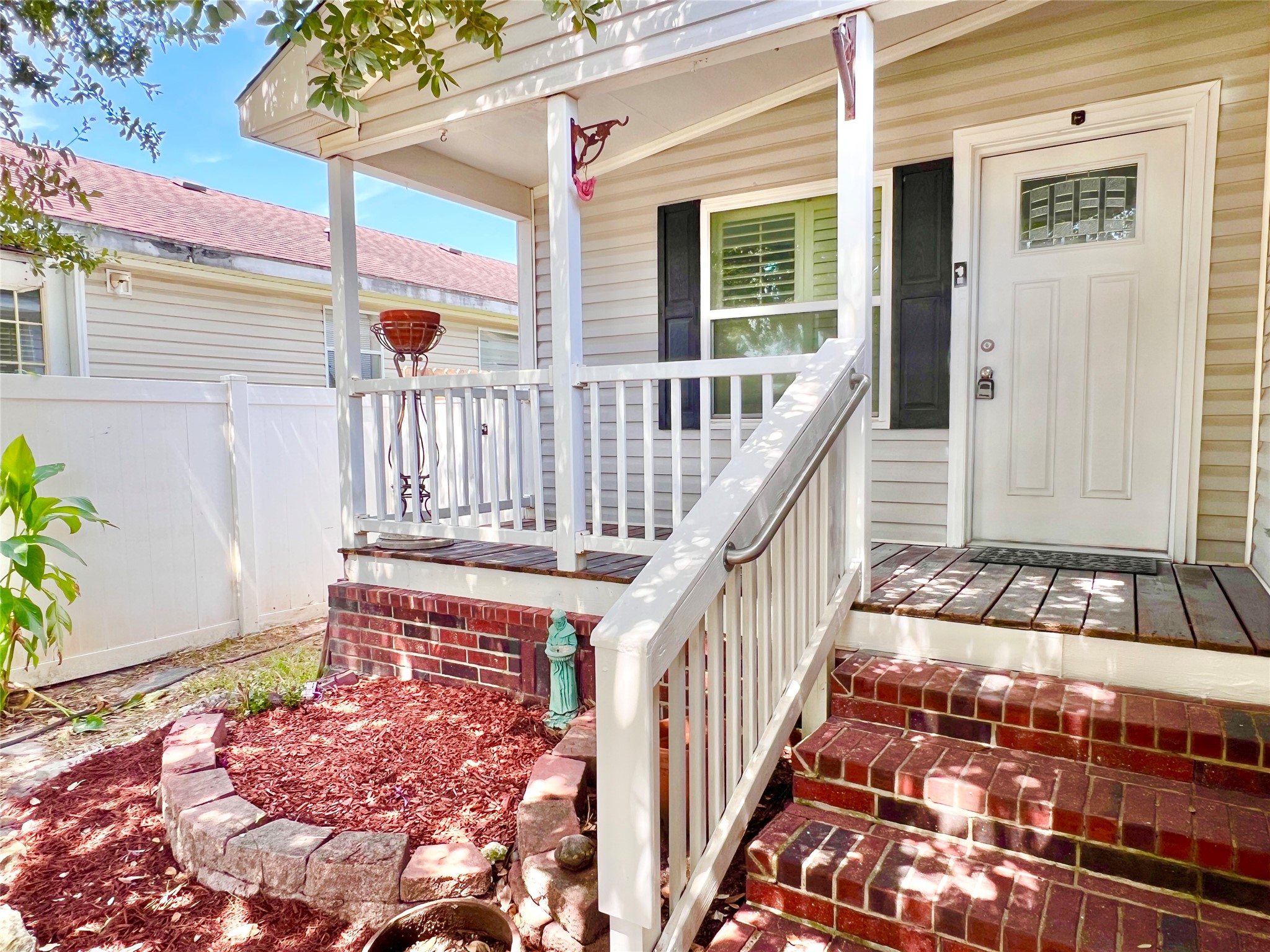 Listing photo 3