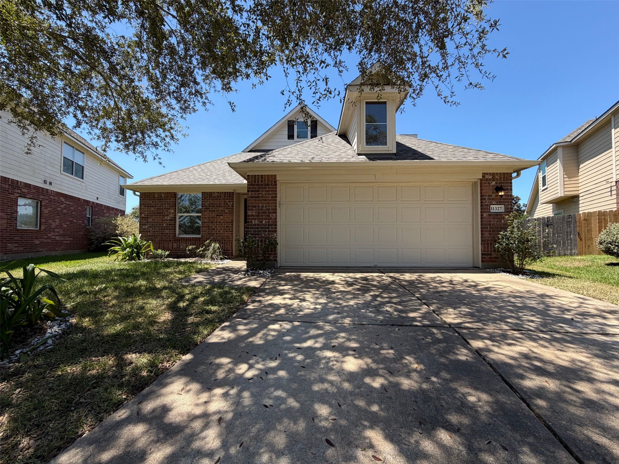 Listing photo 1