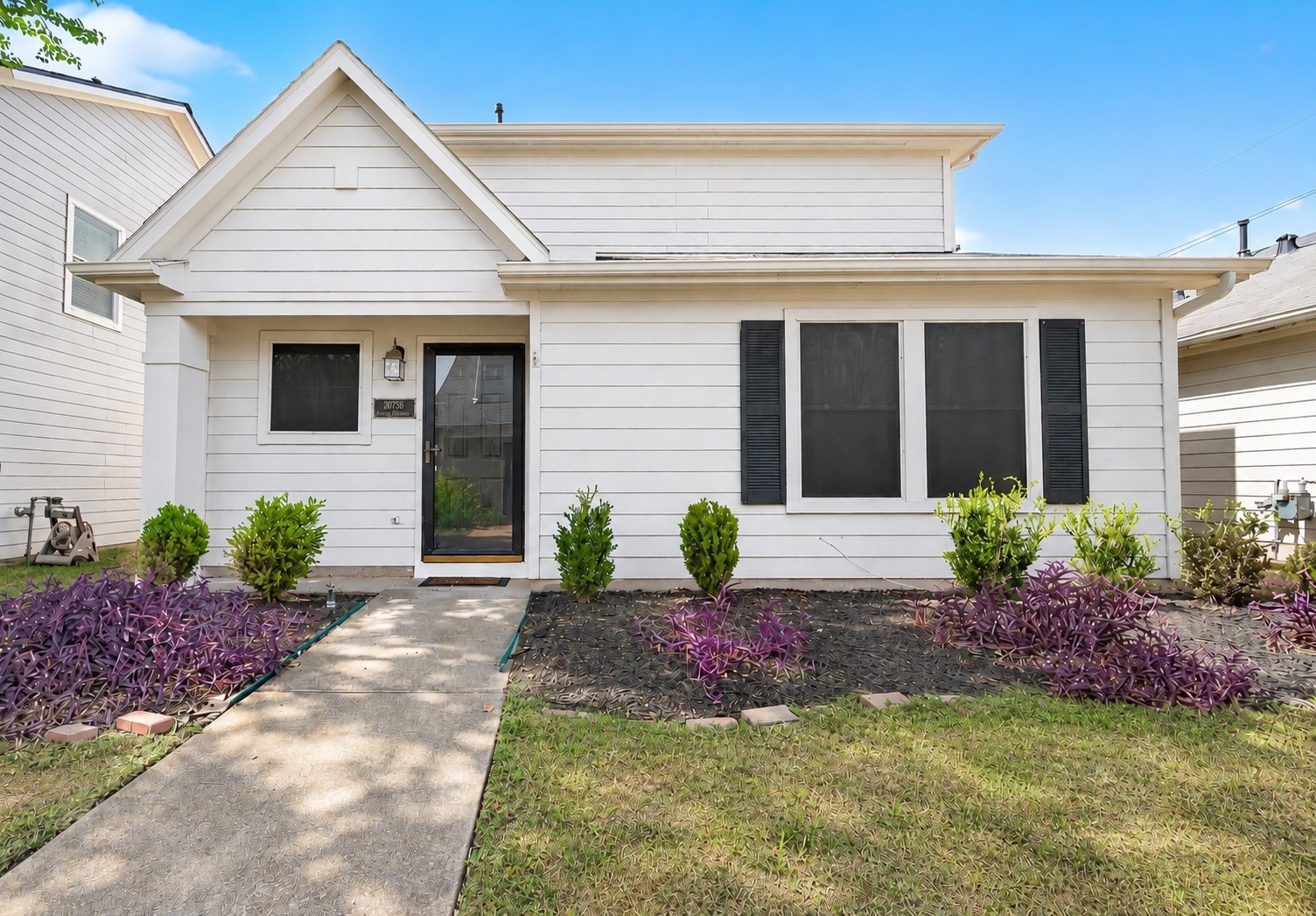 Listing photo 1