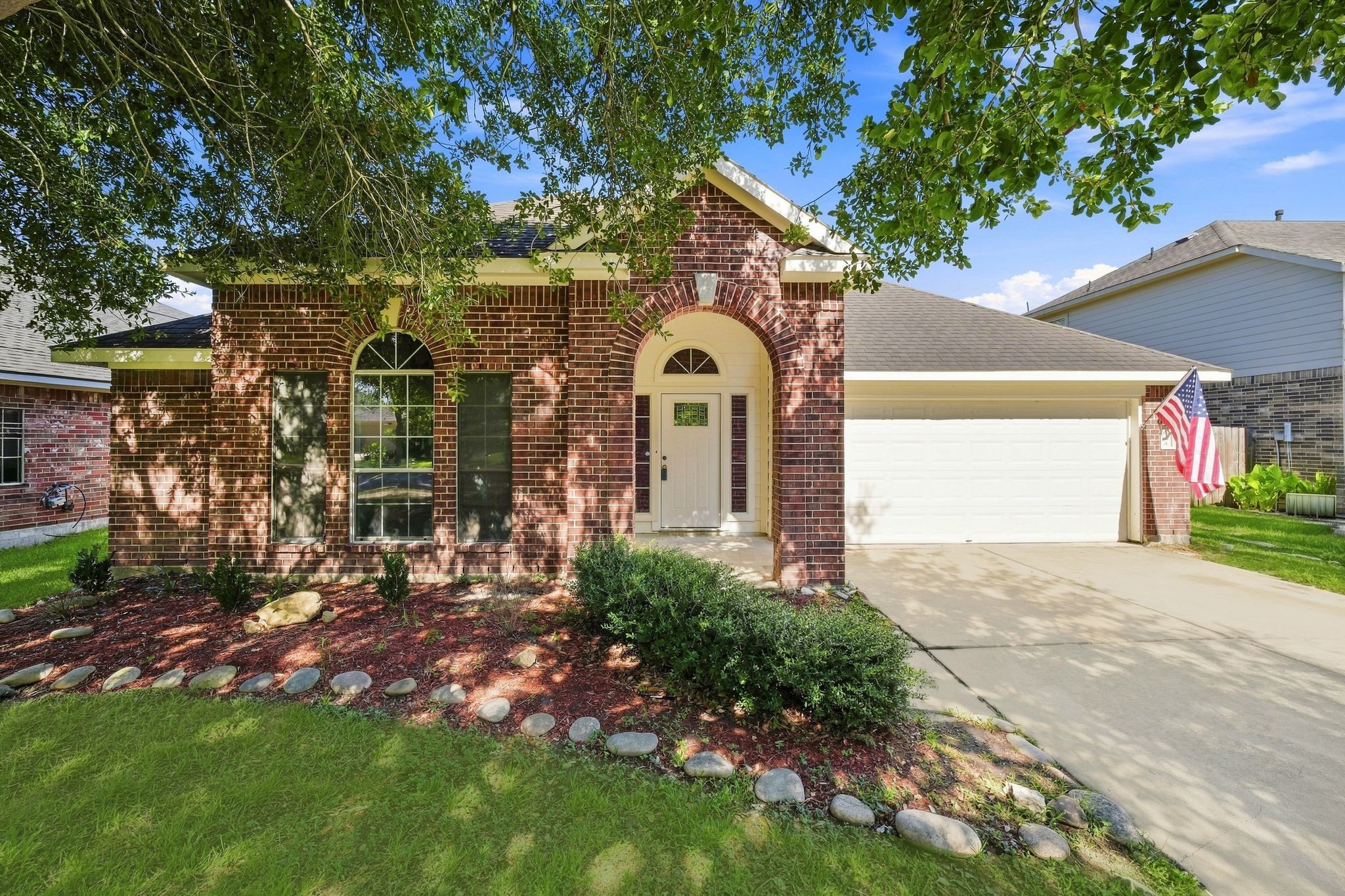 Listing photo 1