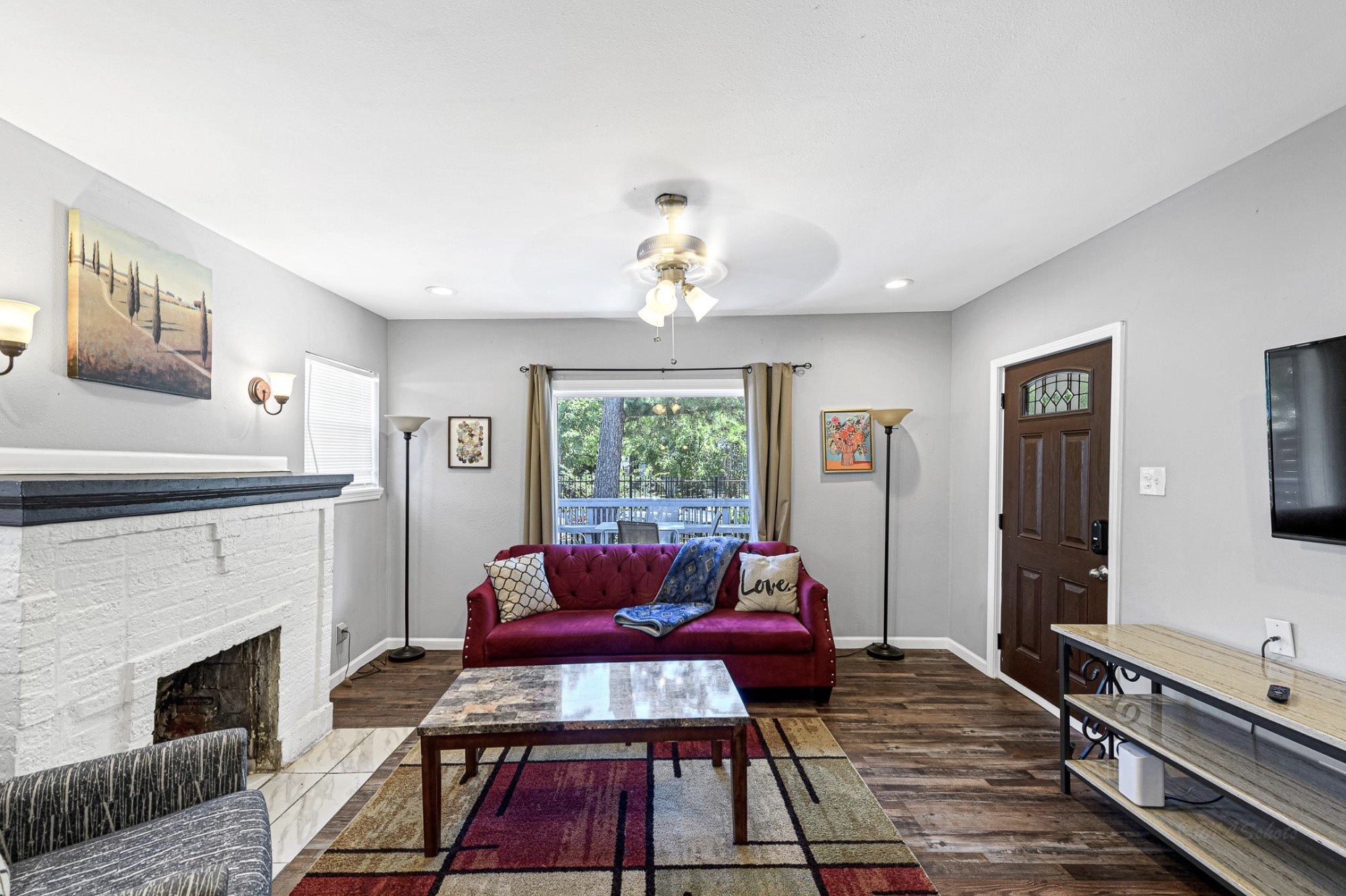 Listing photo 1