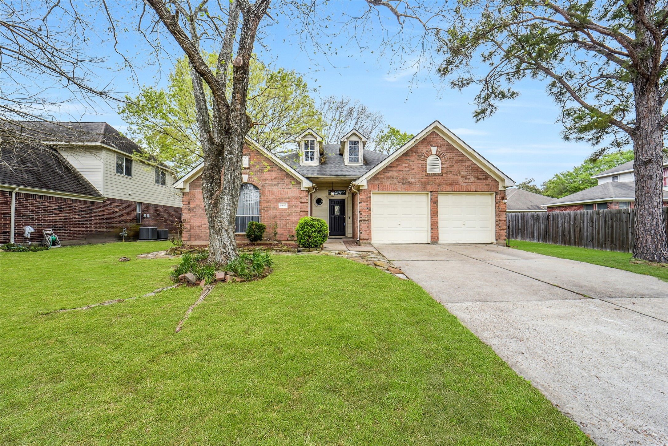 Listing photo 1