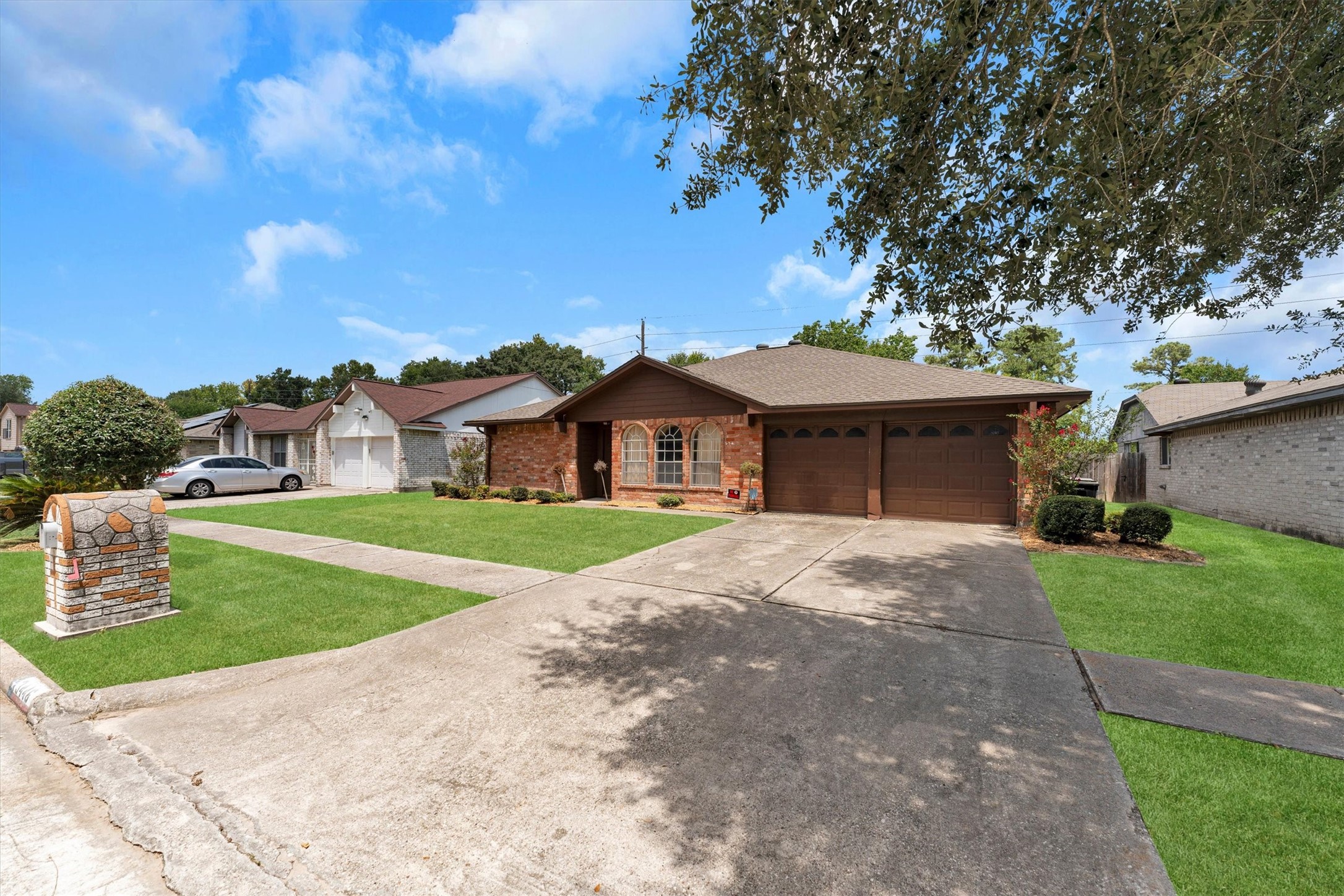 Listing photo 3