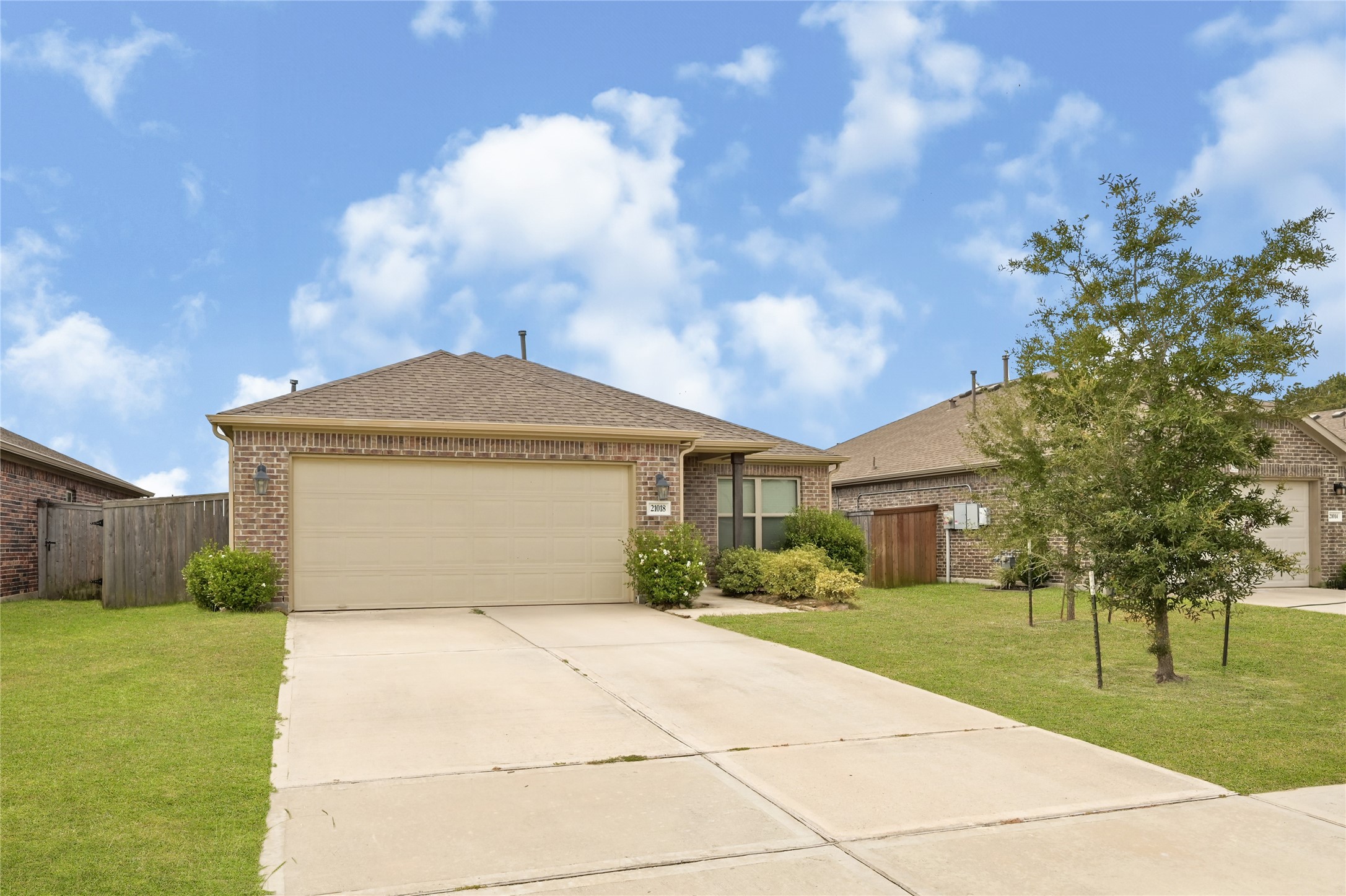 Listing photo 1