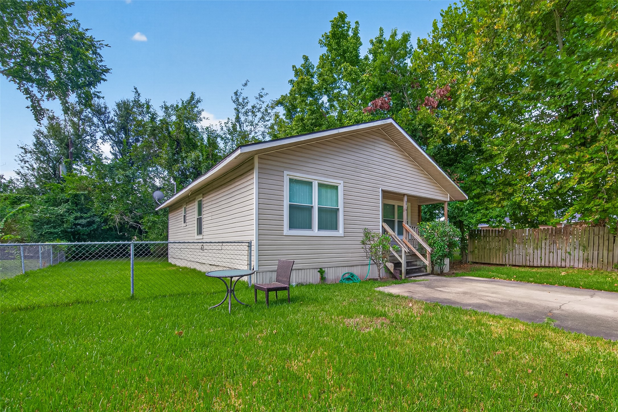 Listing photo 1