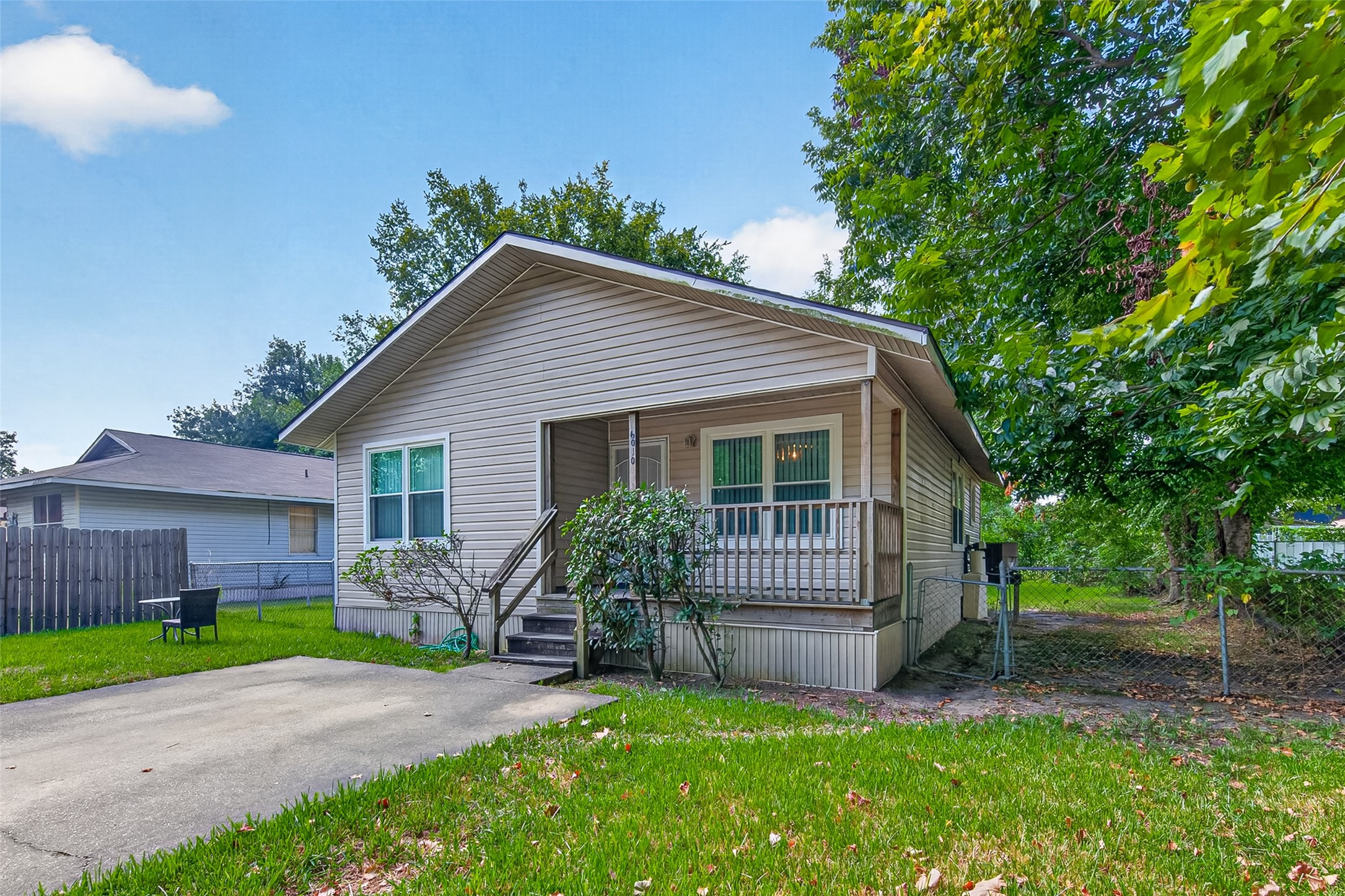 Listing photo 1