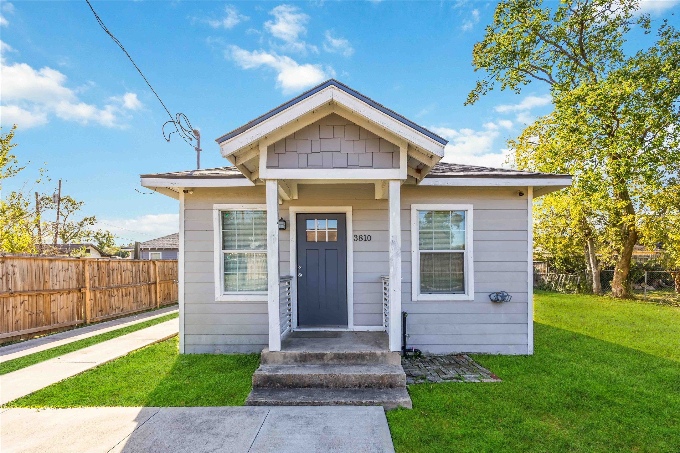 Listing photo 3
