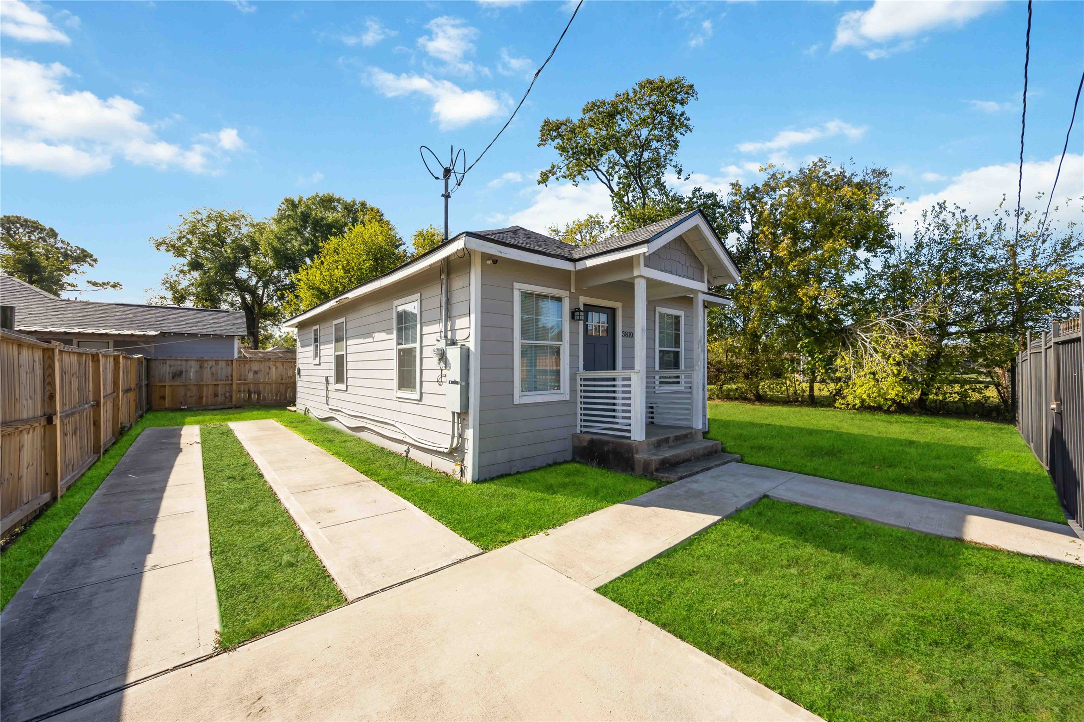 Listing photo 4