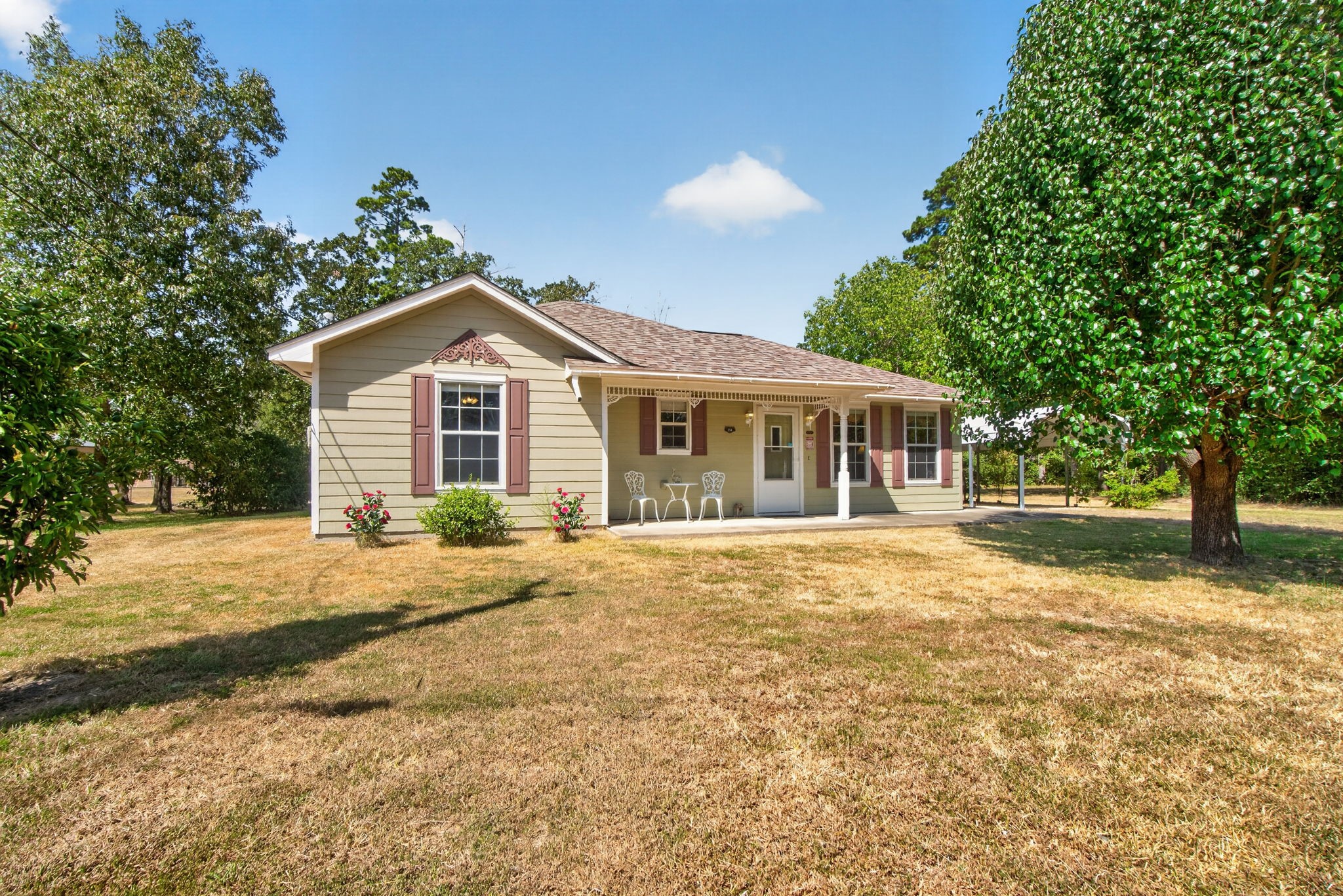 Listing photo 2