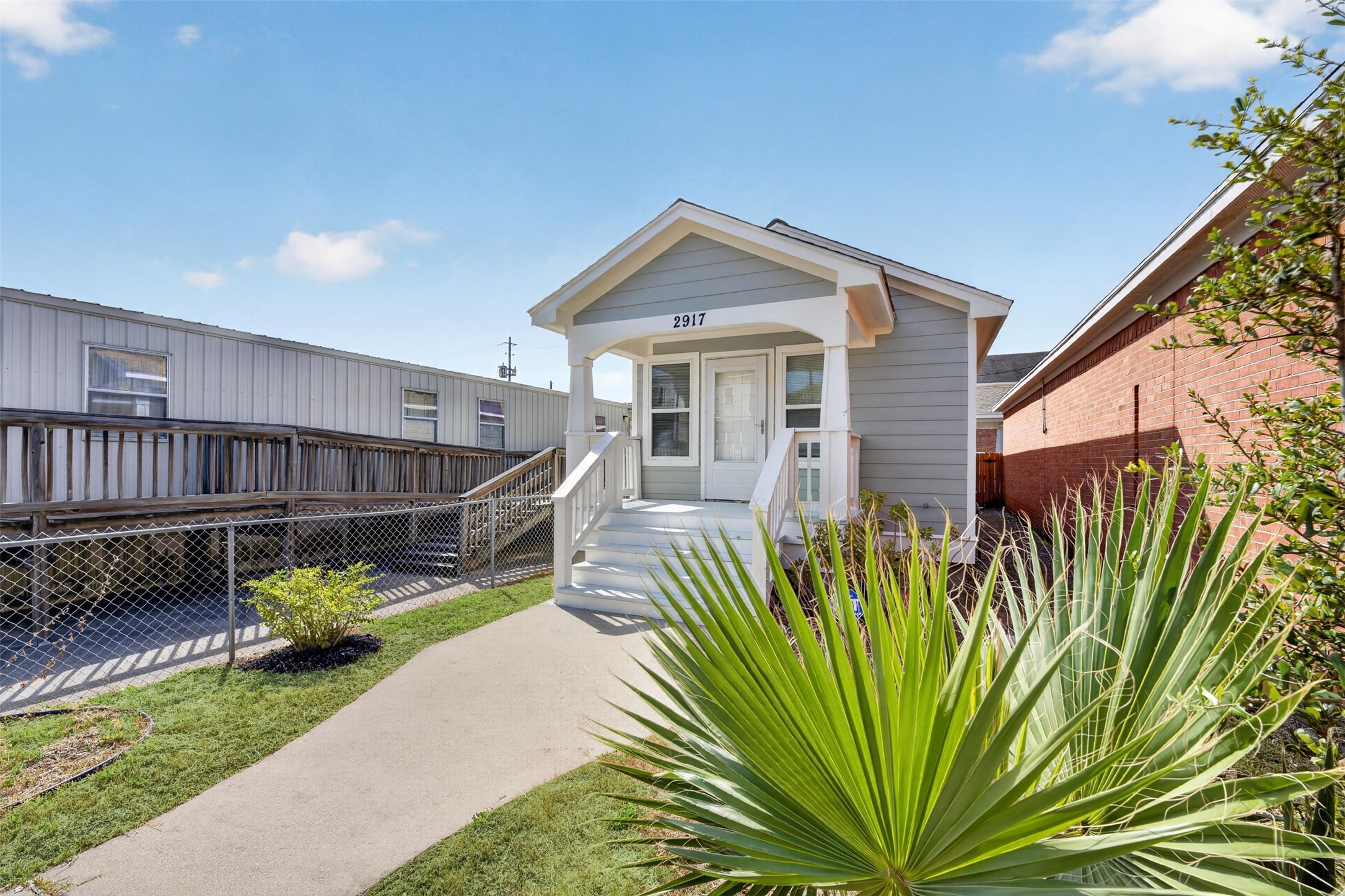 Listing photo 4