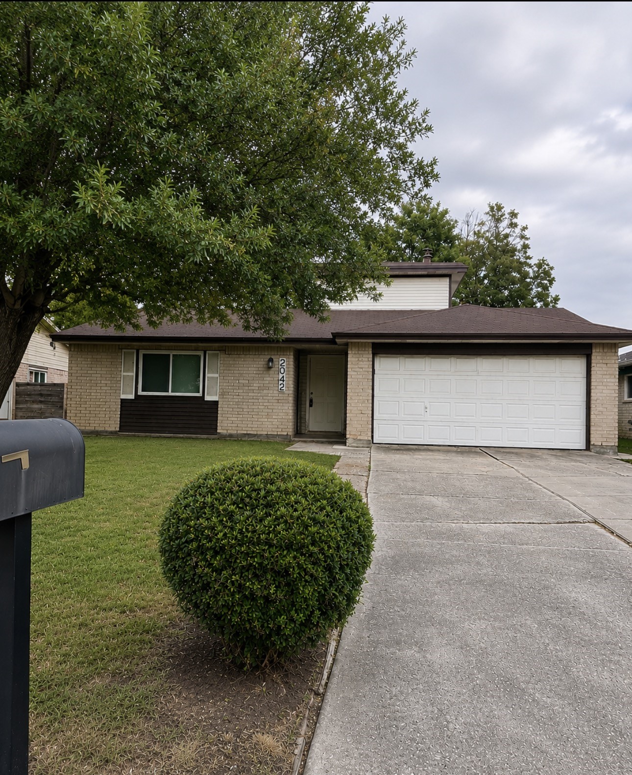 Listing photo 1