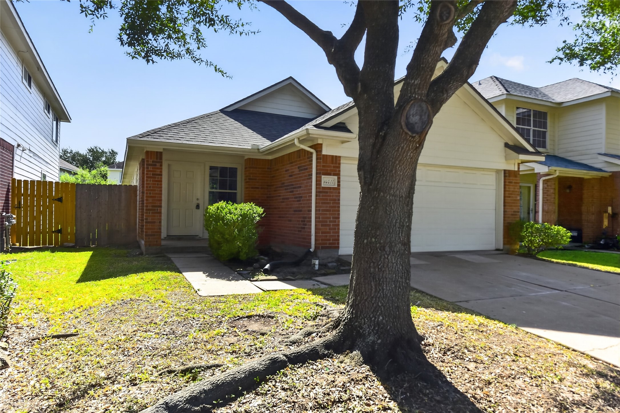 Listing photo 2