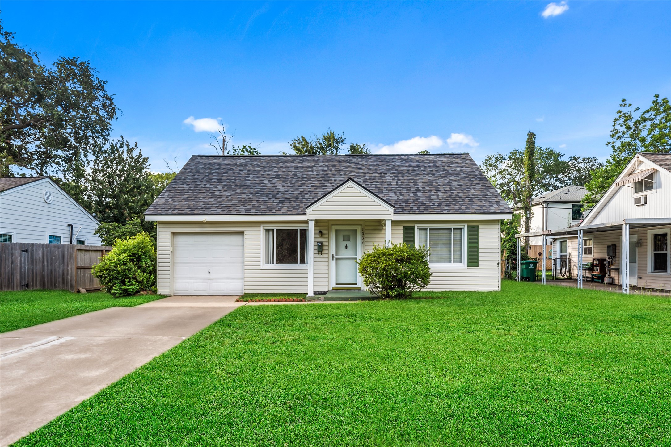 Listing photo 1