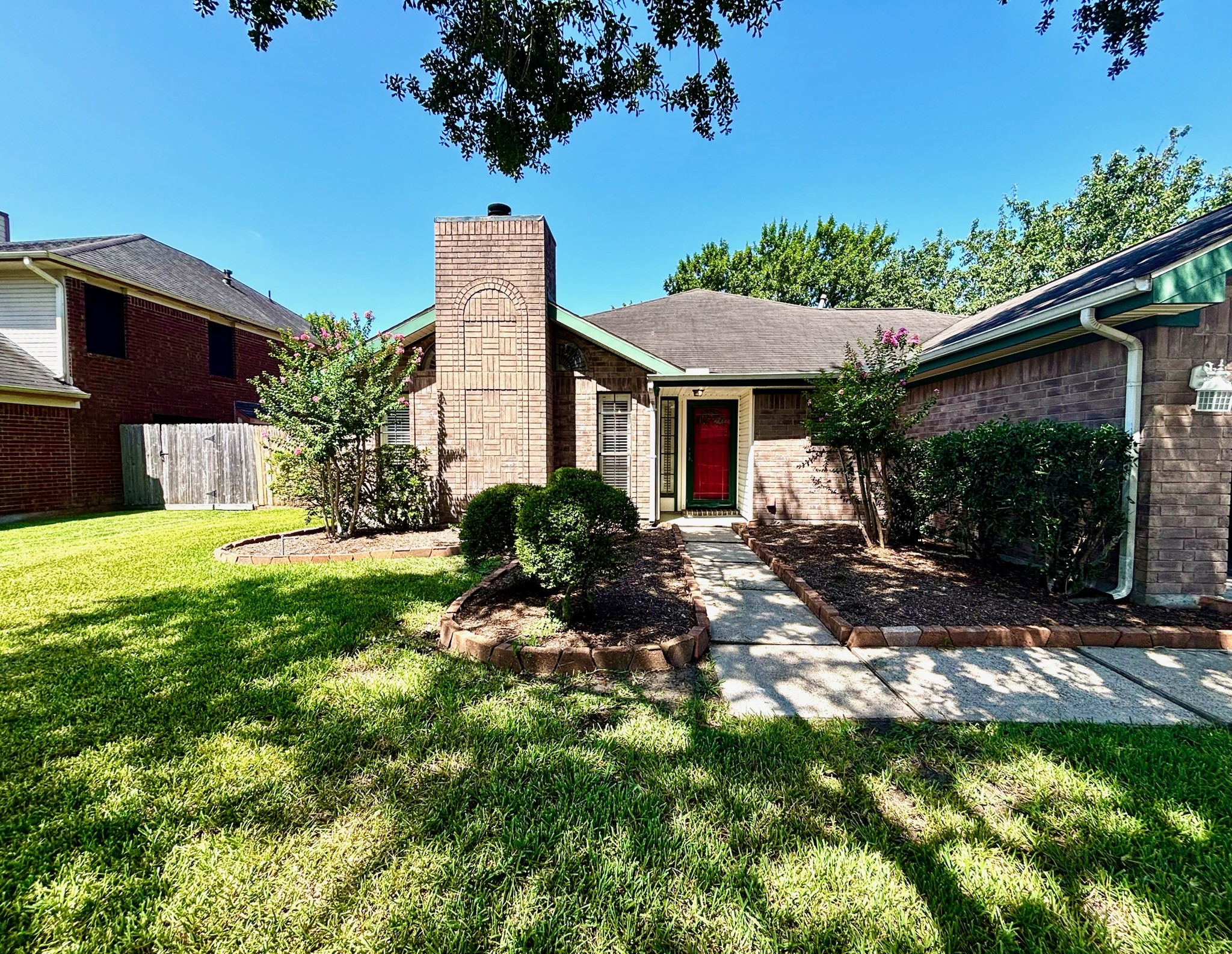 Listing photo 1