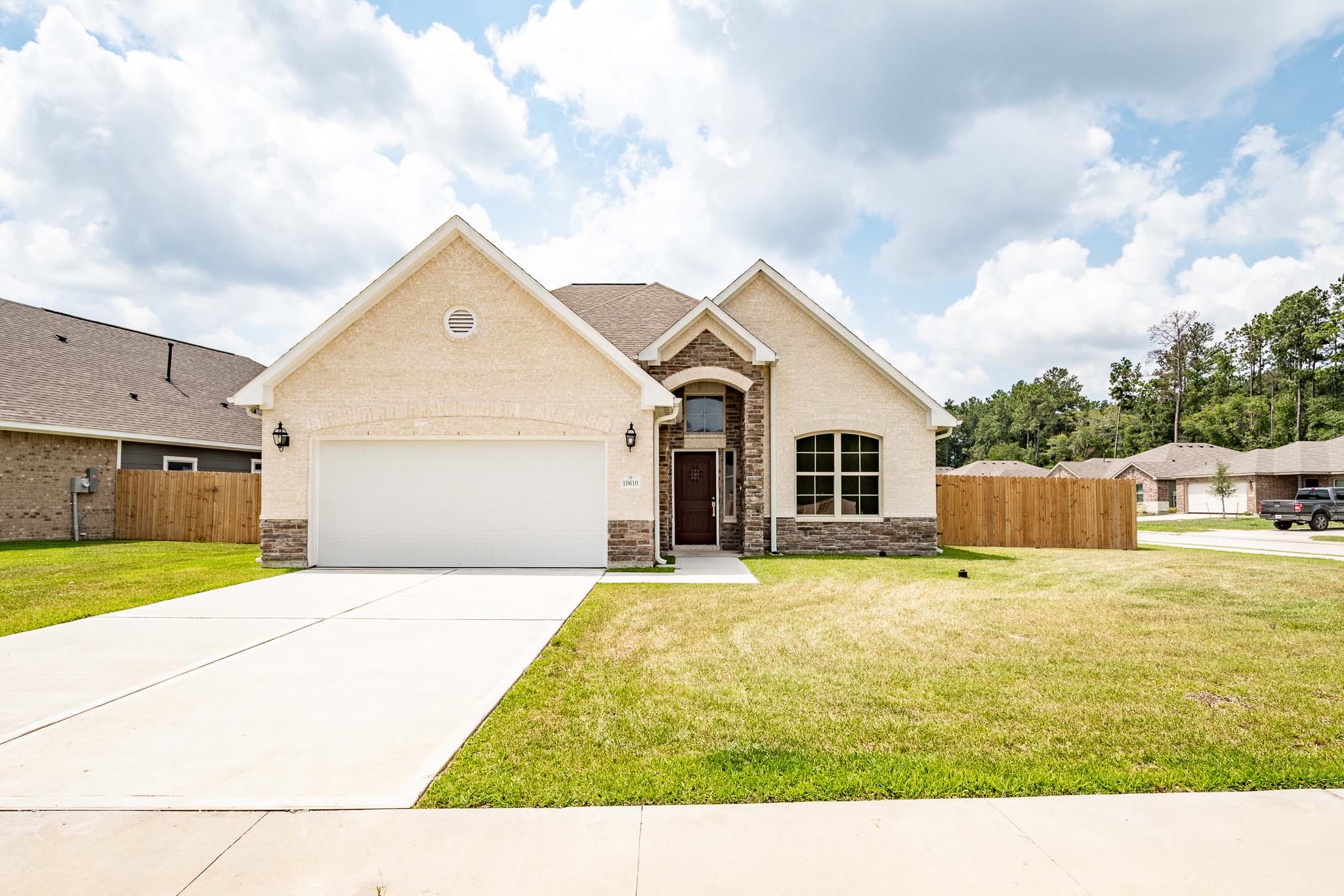 Listing photo 1