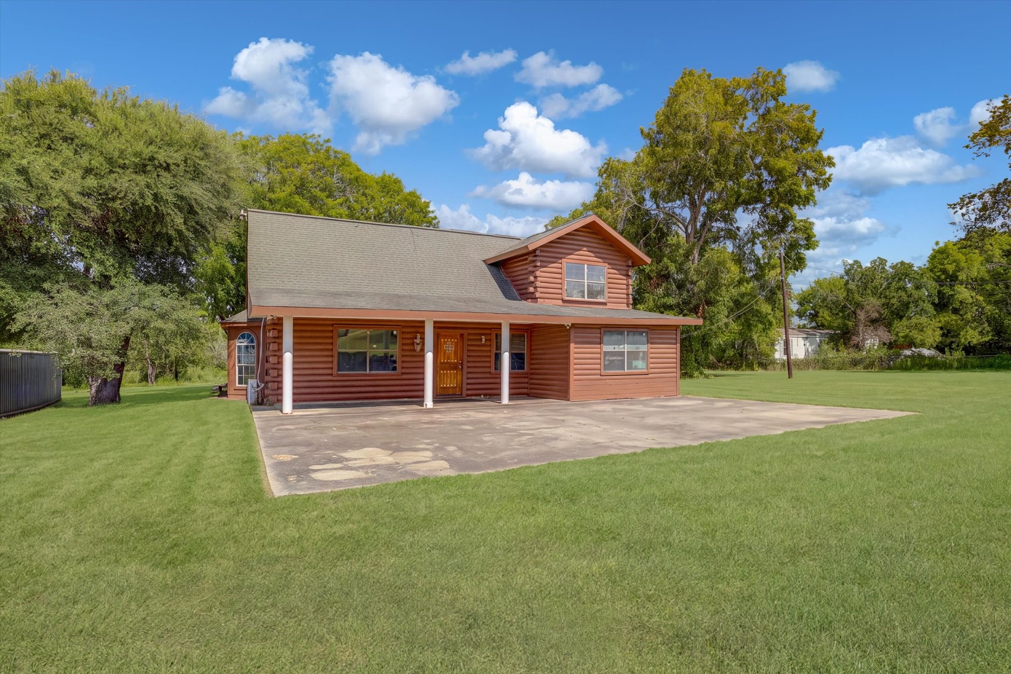 Listing photo 1