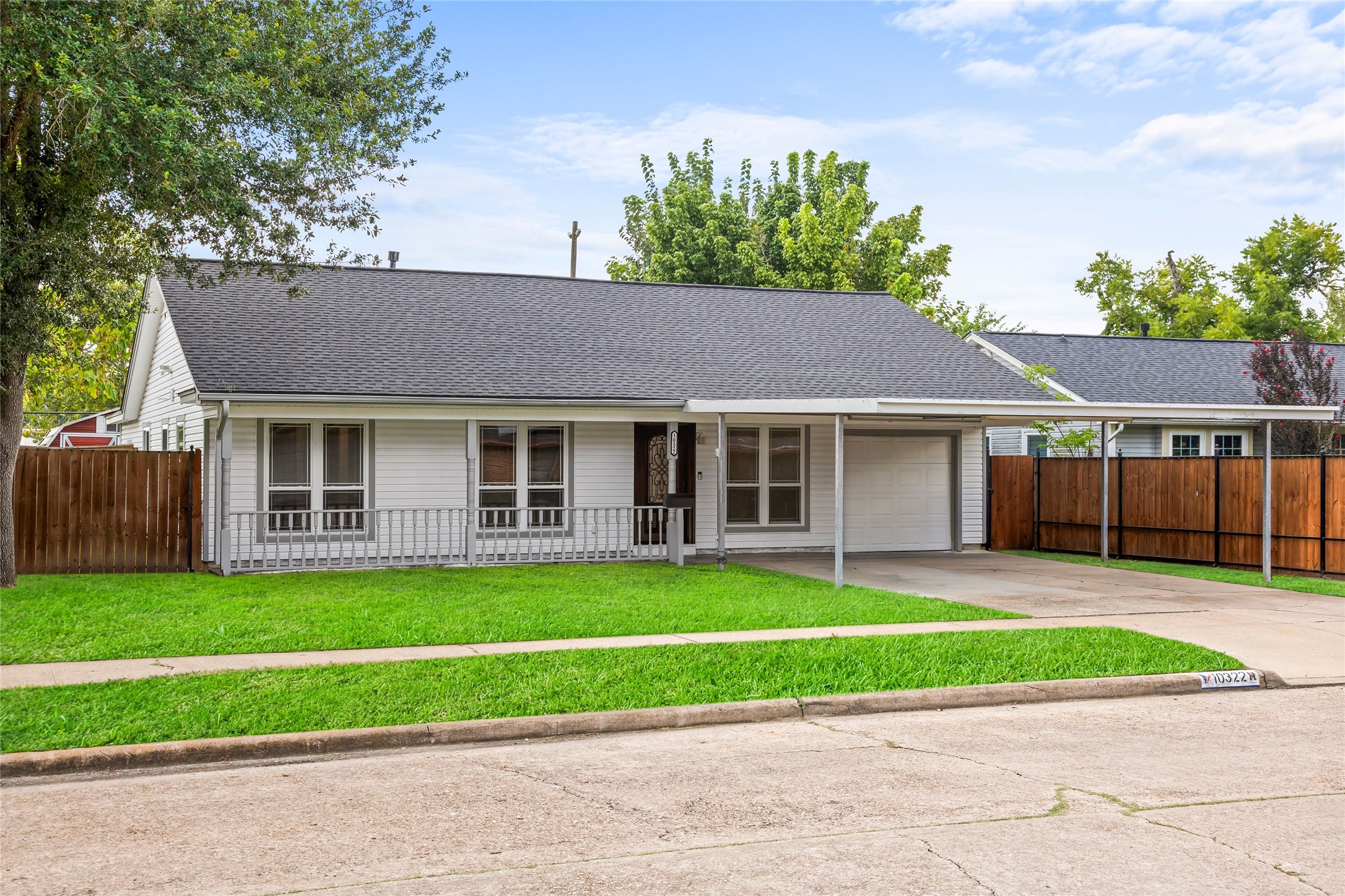 Listing photo 1