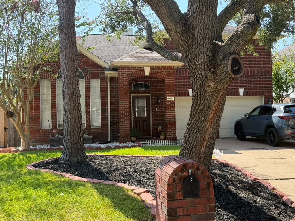 Listing photo 1
