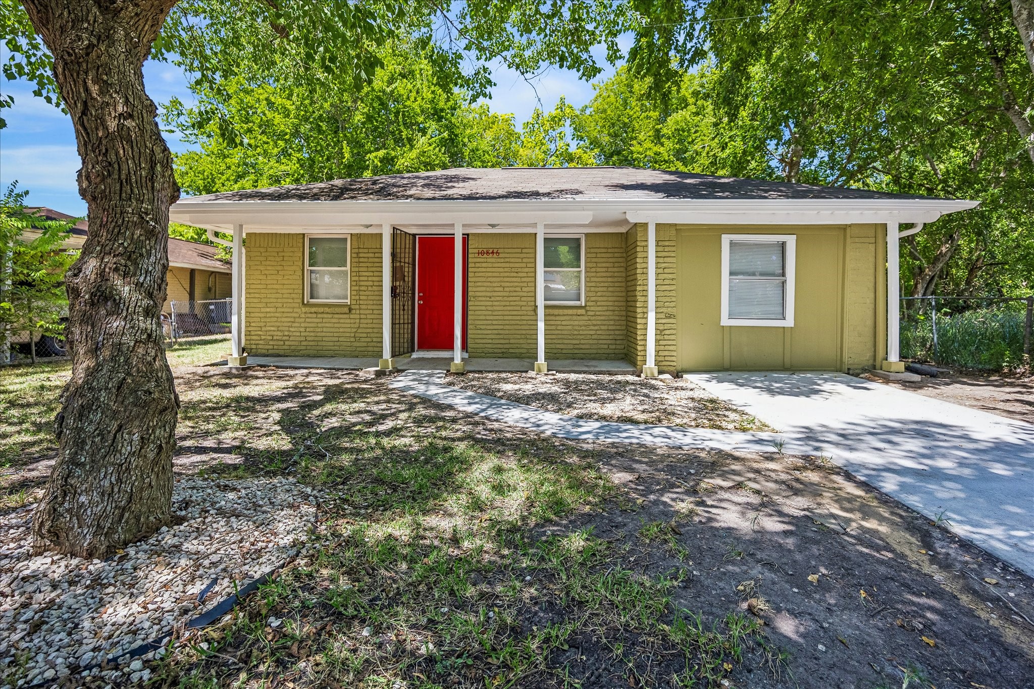 Listing photo 1