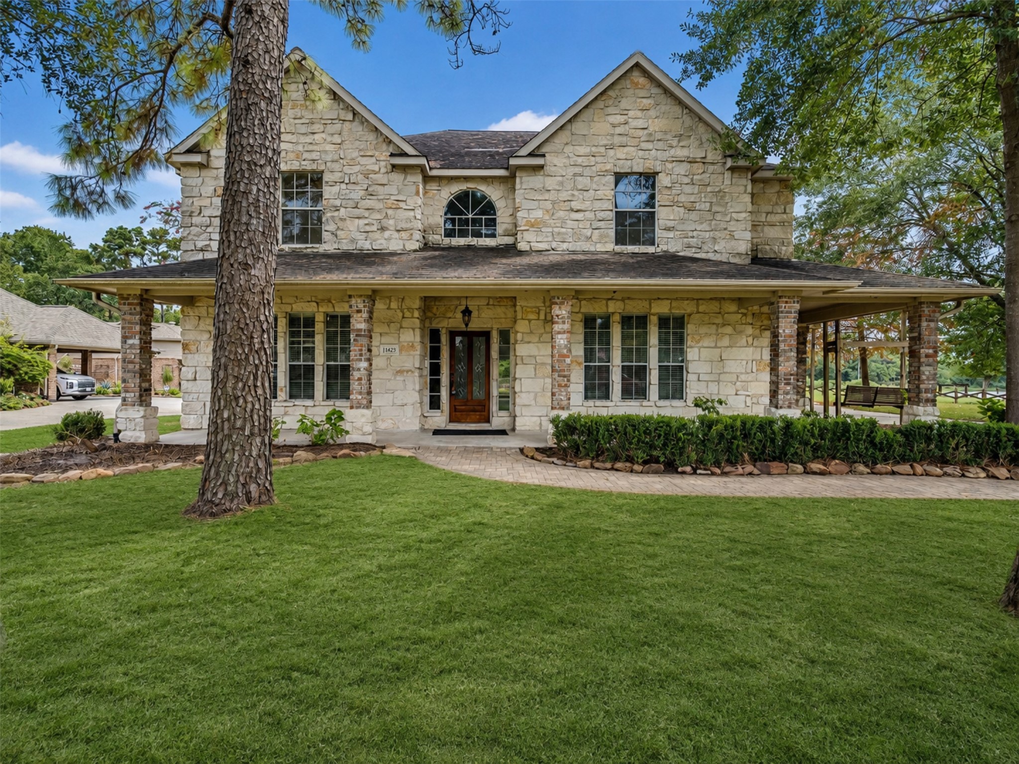 Listing photo 1