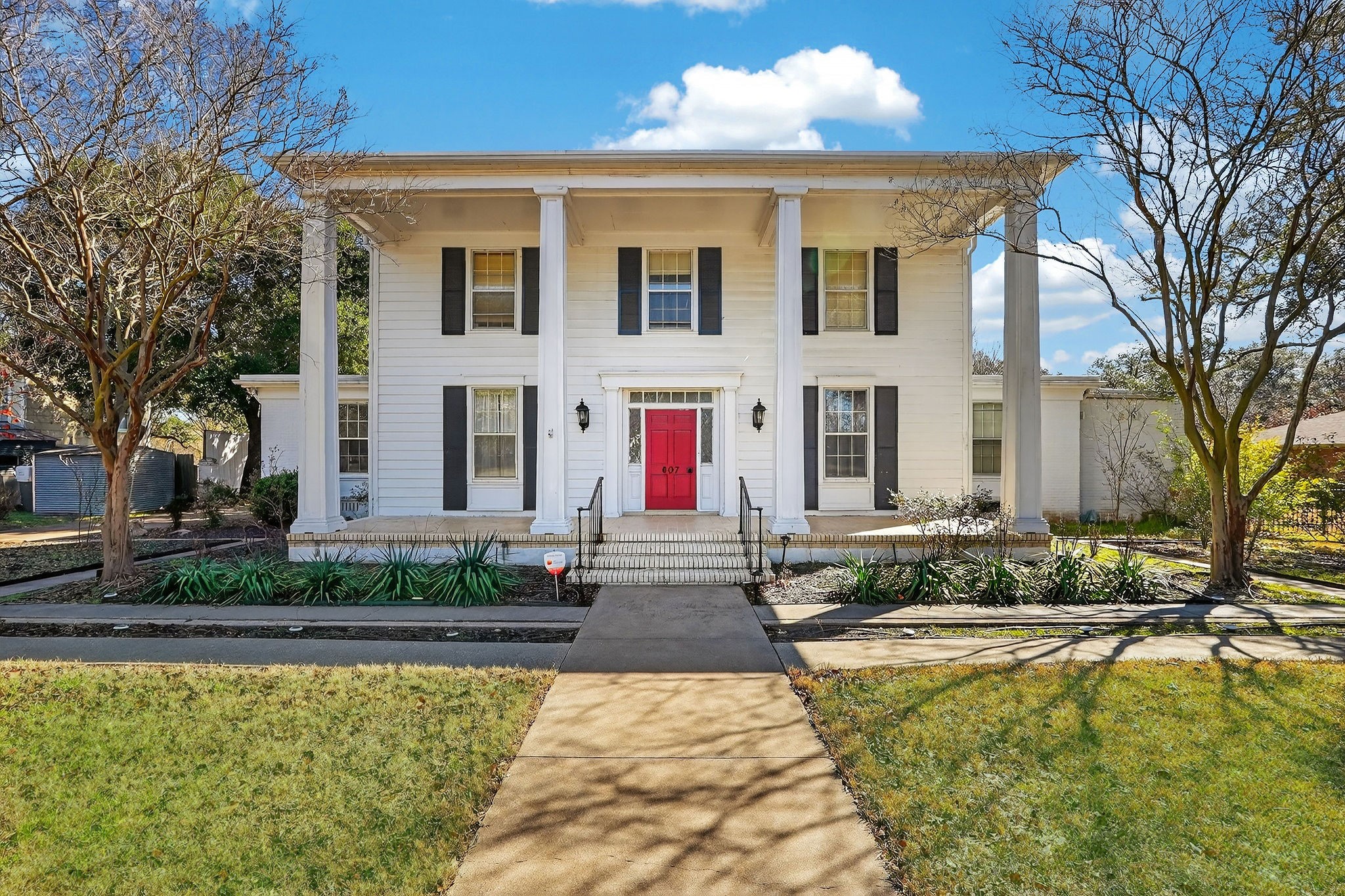 Listing photo 1