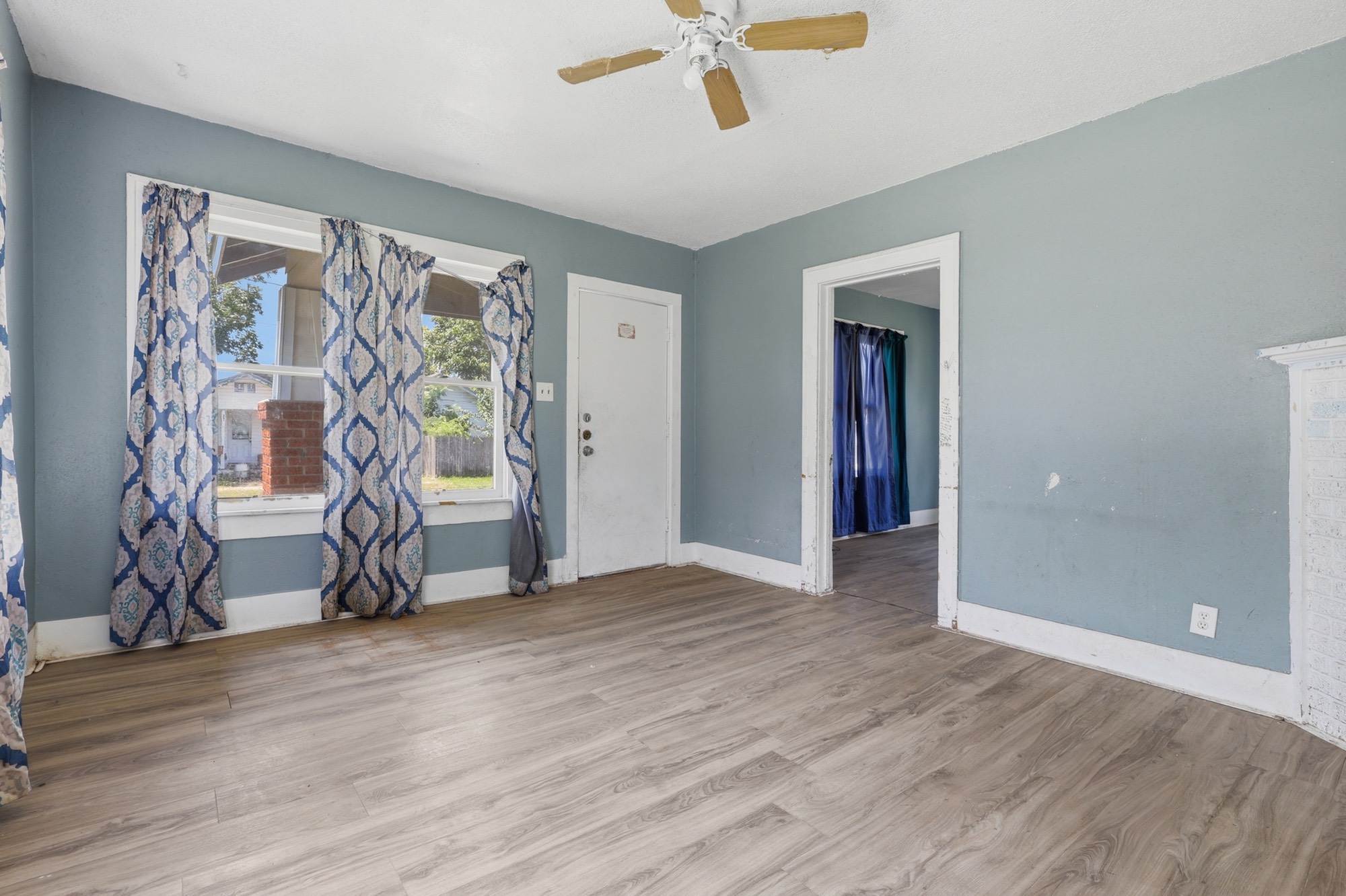 Listing photo 1