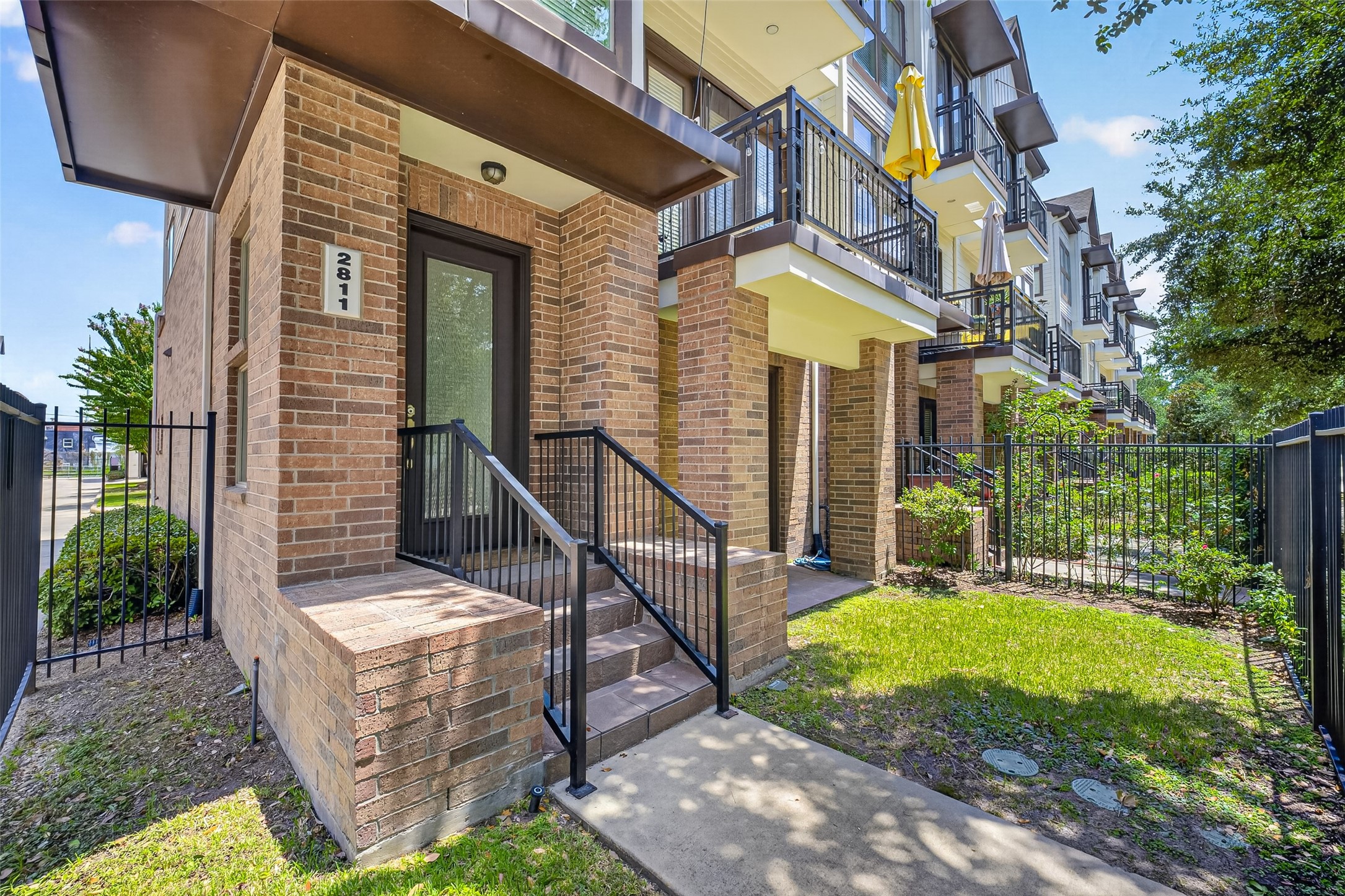 Listing photo 1