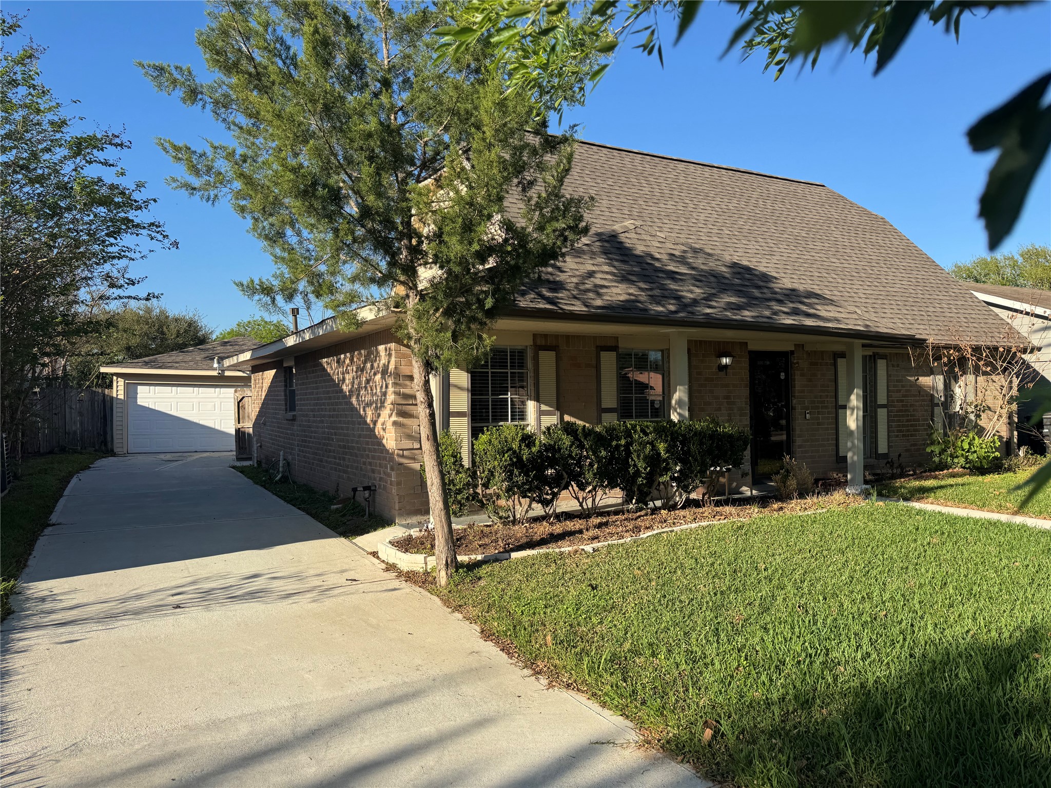 Listing photo 1