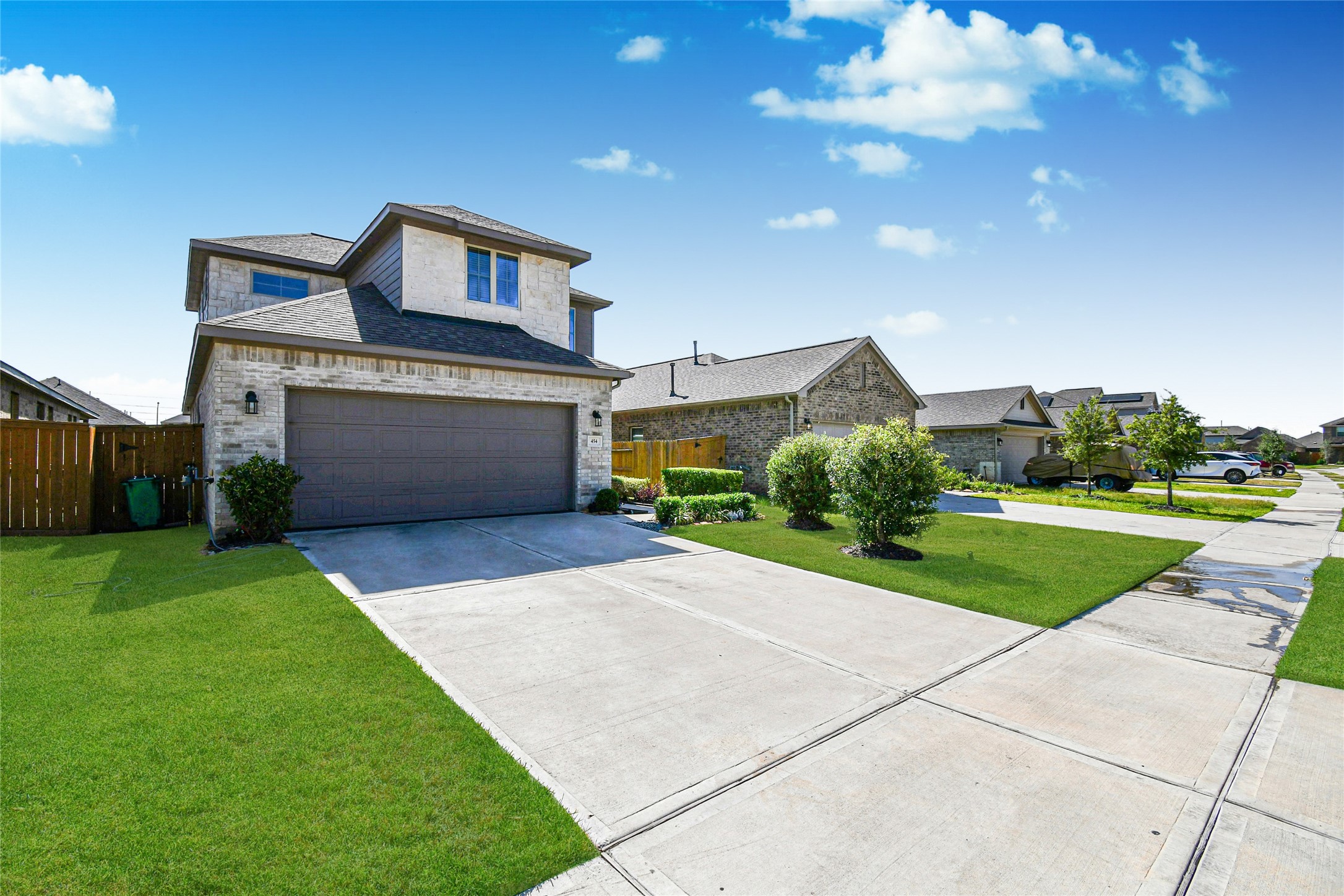 Listing photo 2