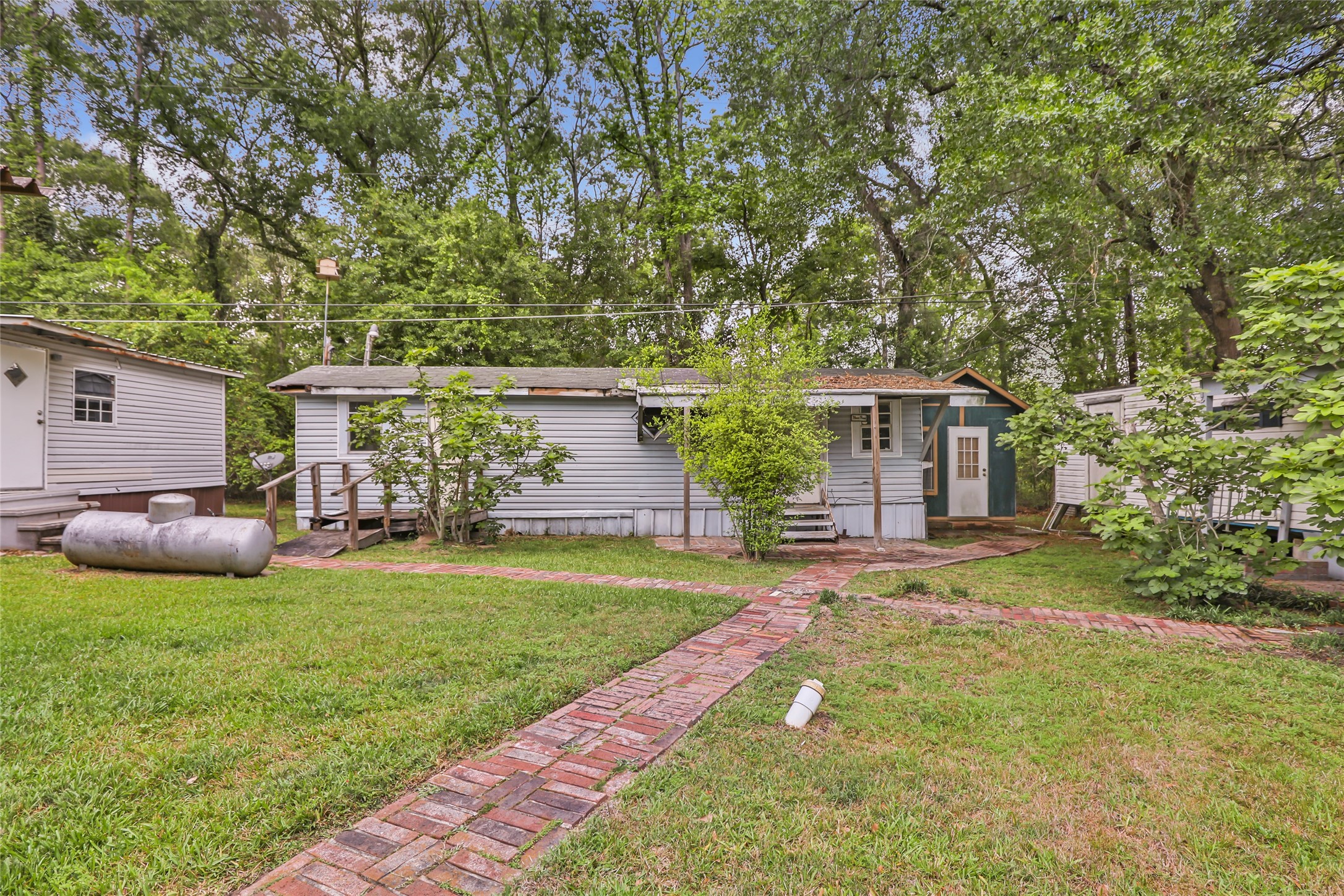 Listing photo 5