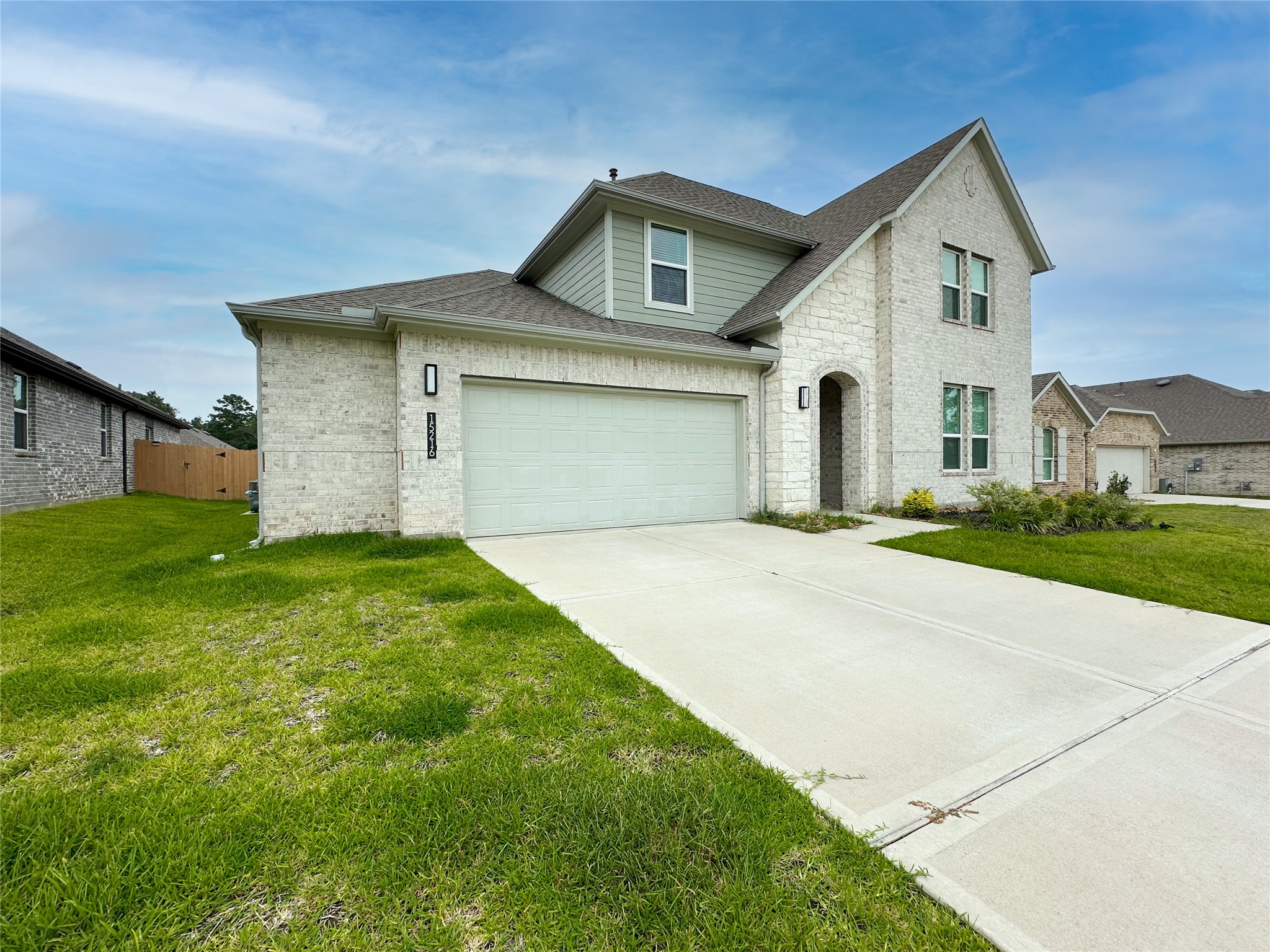 Listing photo 2
