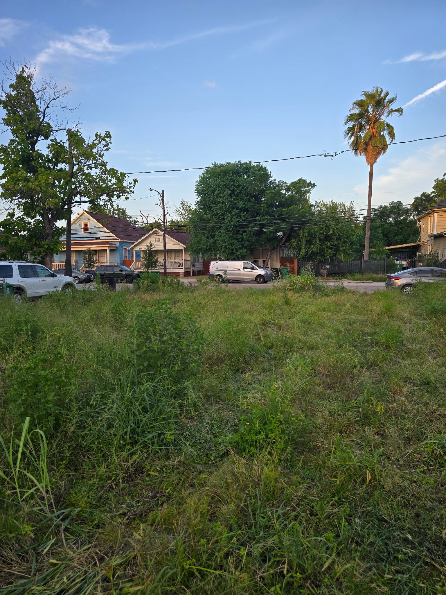 Listing photo 3